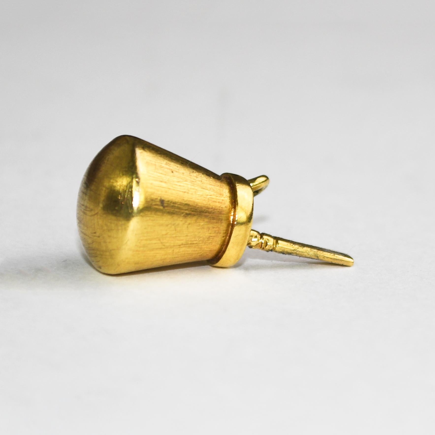 14K Yellow Gold Mortar Pestle Charm Pendant 7.2g In Excellent Condition For Sale In Laguna Beach, CA