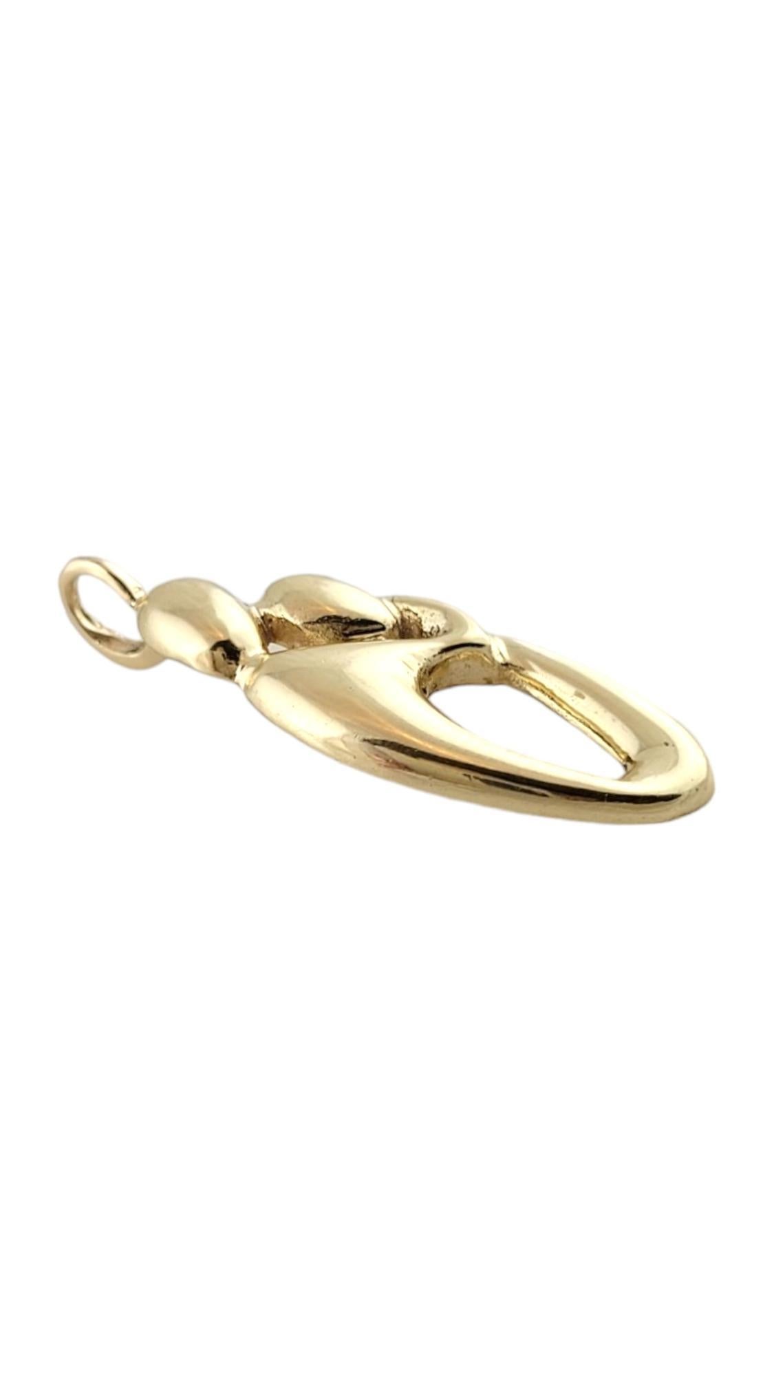 14K Yellow Gold Mother & Child Pendant #18175 In Good Condition In Washington Depot, CT