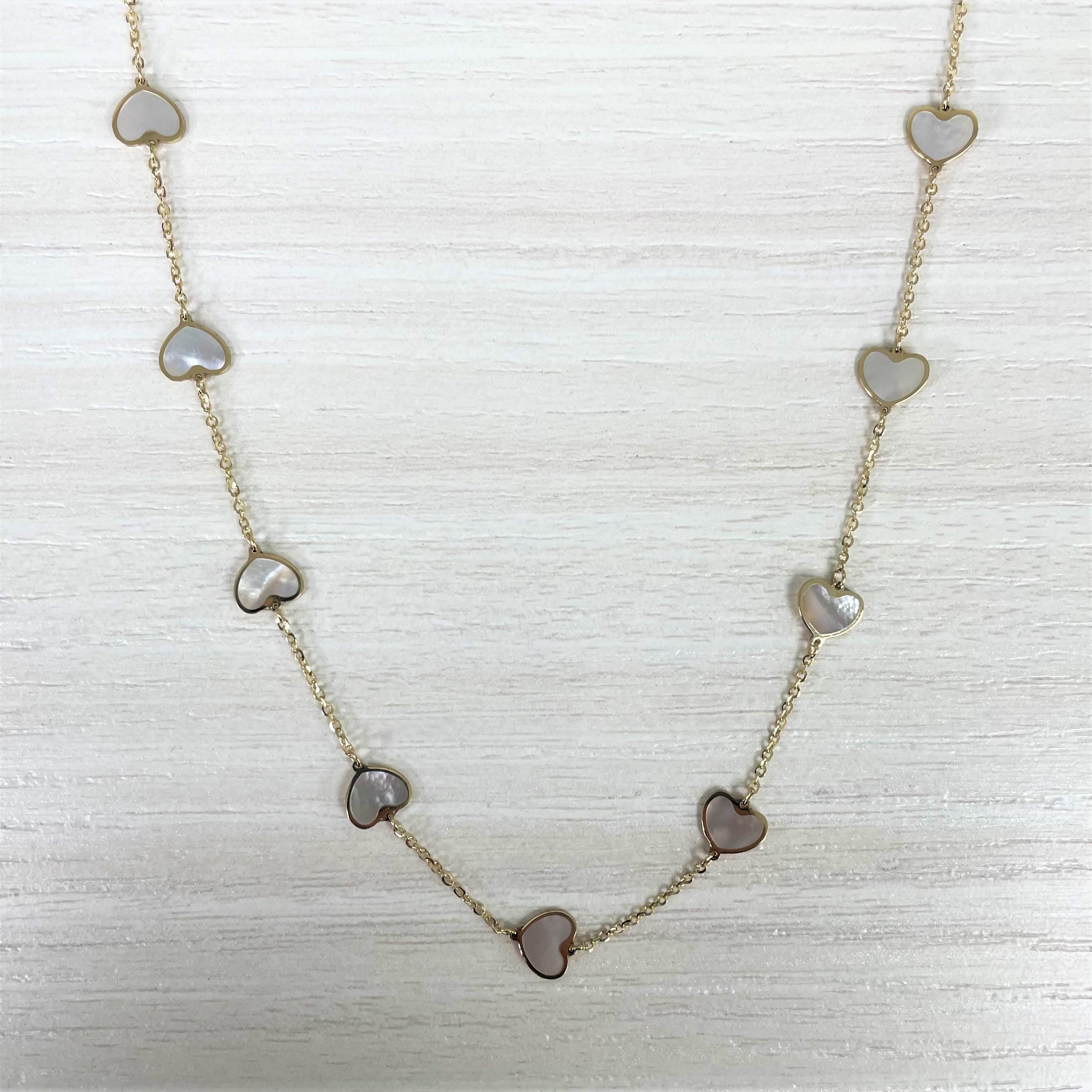 Contemporary 14k Yellow Gold & Mother of Pearl Inlay Station Heart Necklace For Sale