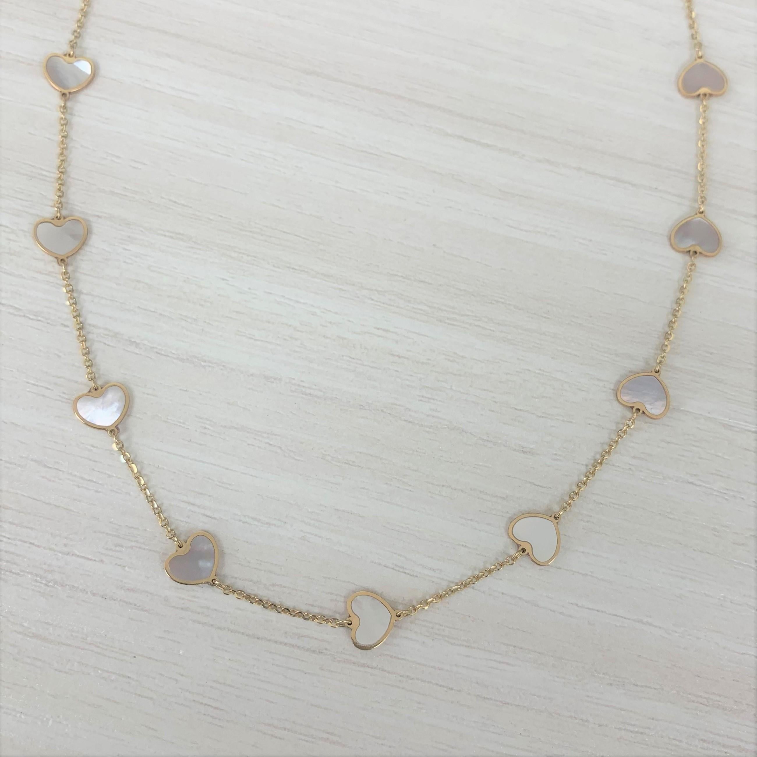 14k Yellow Gold & Mother of Pearl Inlay Station Heart Necklace In New Condition For Sale In Great neck, NY