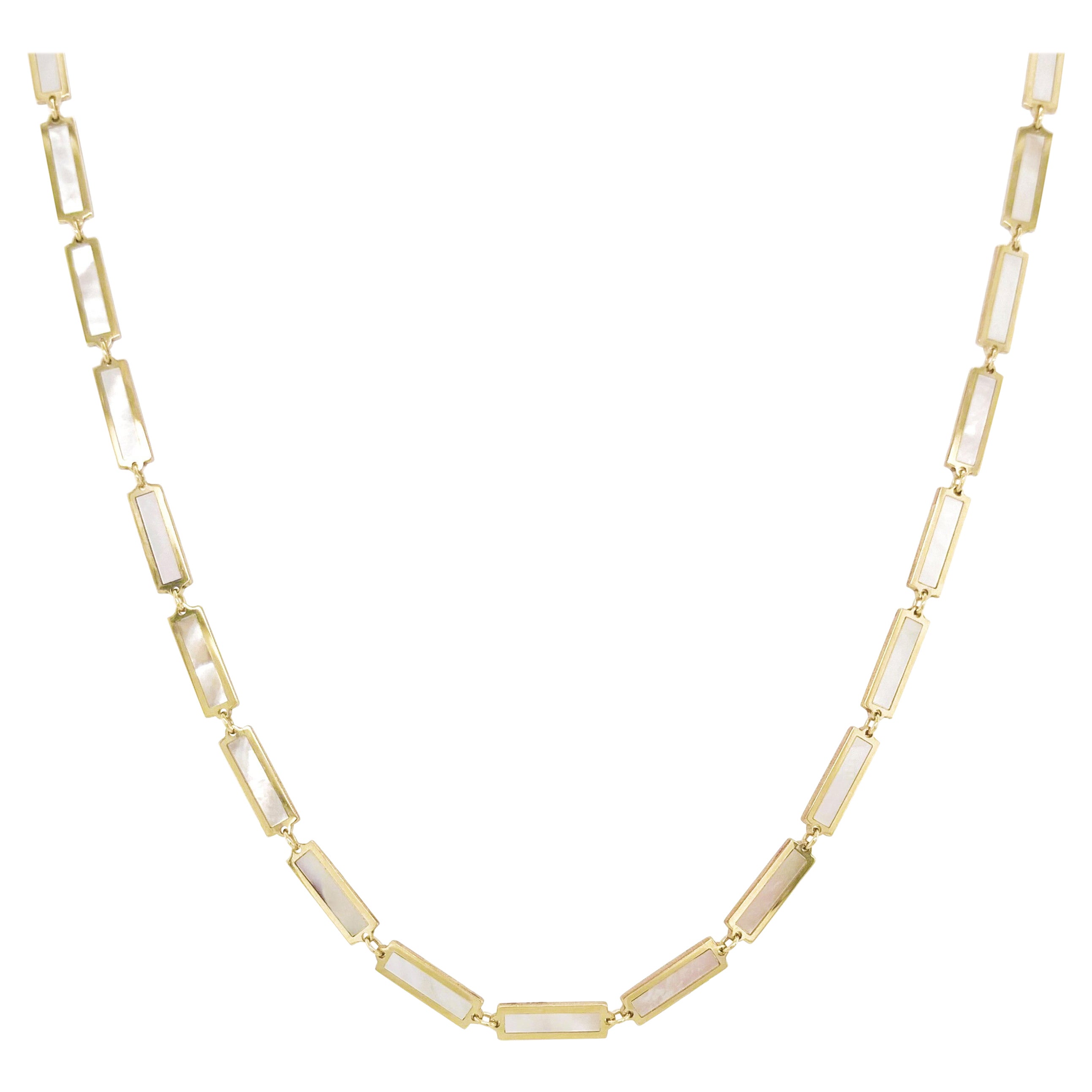 Collar Barra Estación Oro Amarillo 14k y Nácar