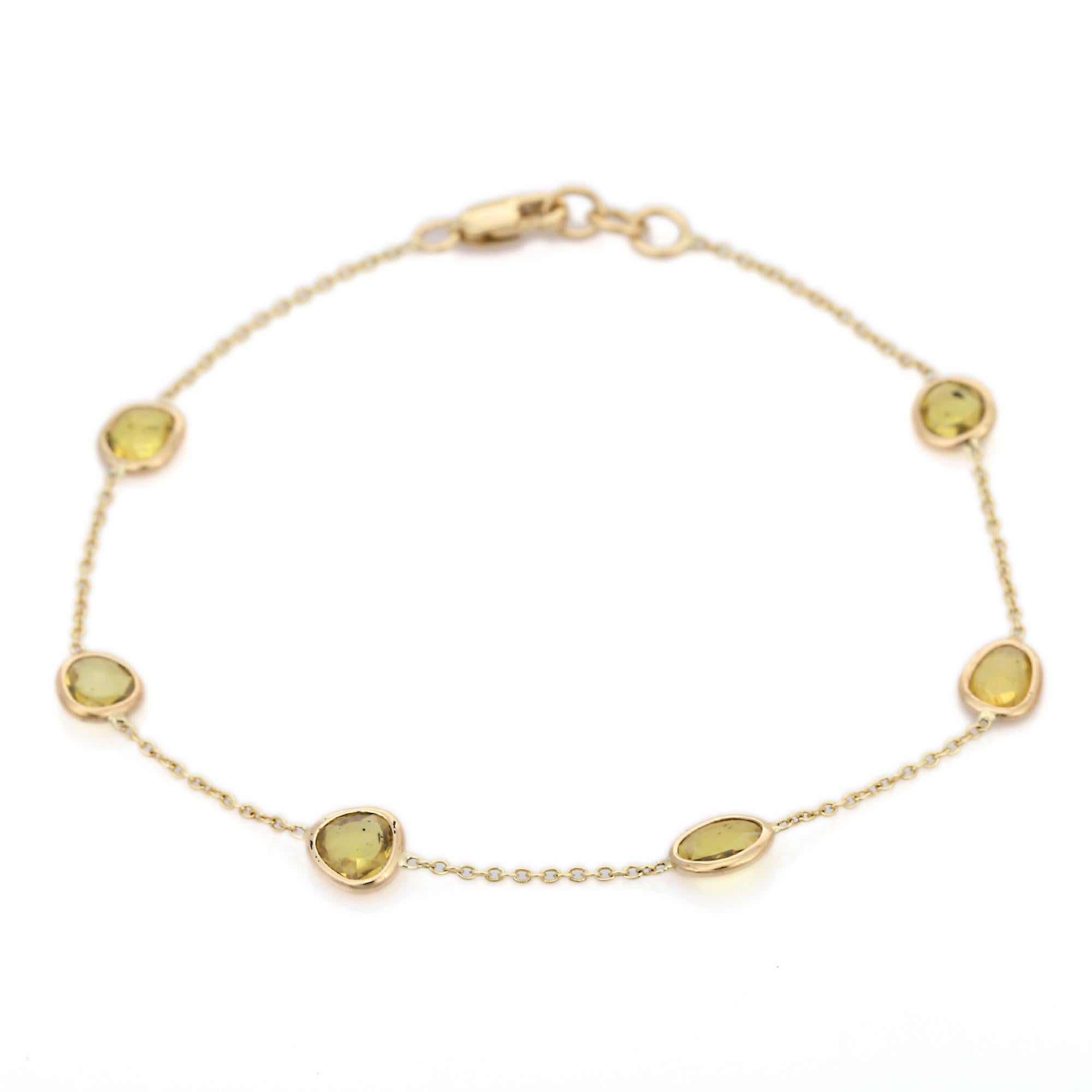 Bracelet à chaîne empilable en or jaune 14 carats avec saphirs jaunes délicats en vente 2