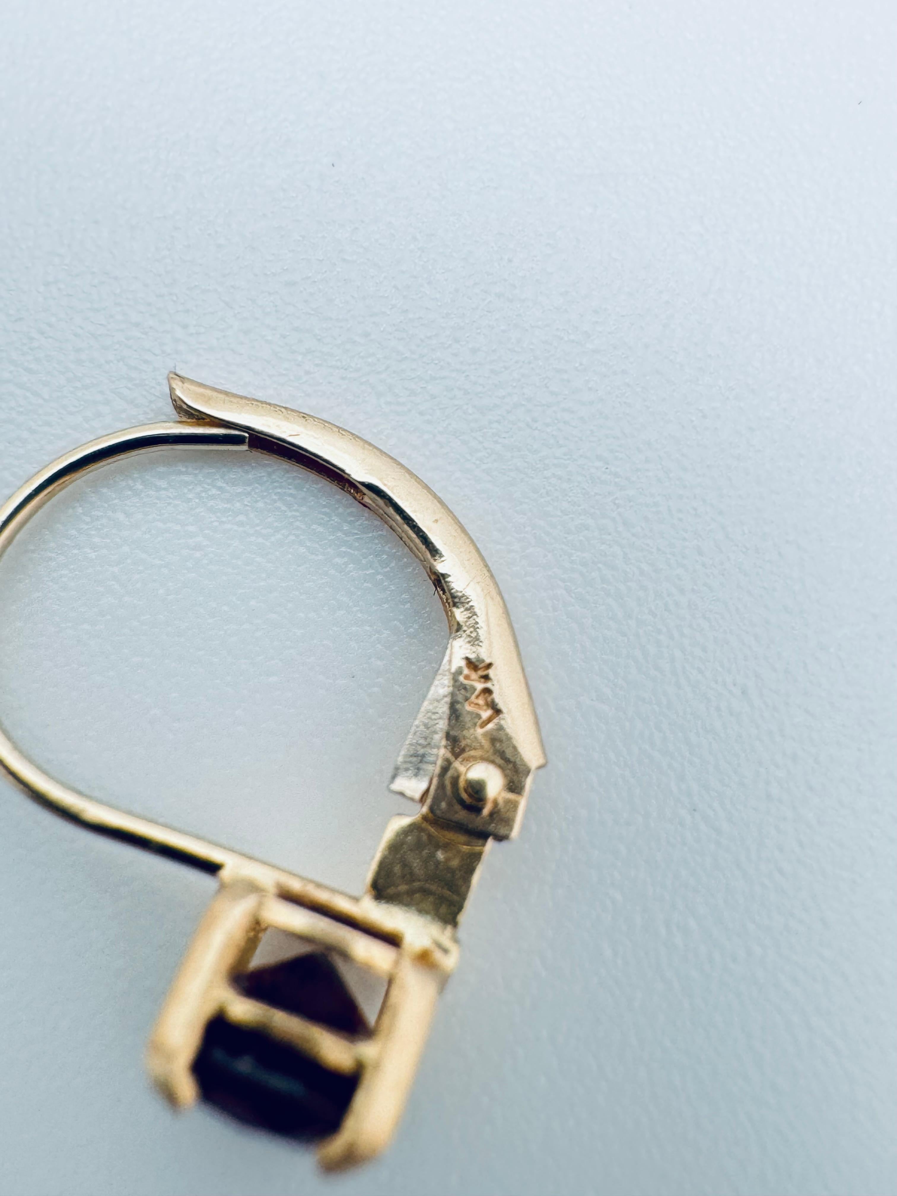 Orecchini a cerchio in oro giallo 14K con granato del Mozambico in vendita 1