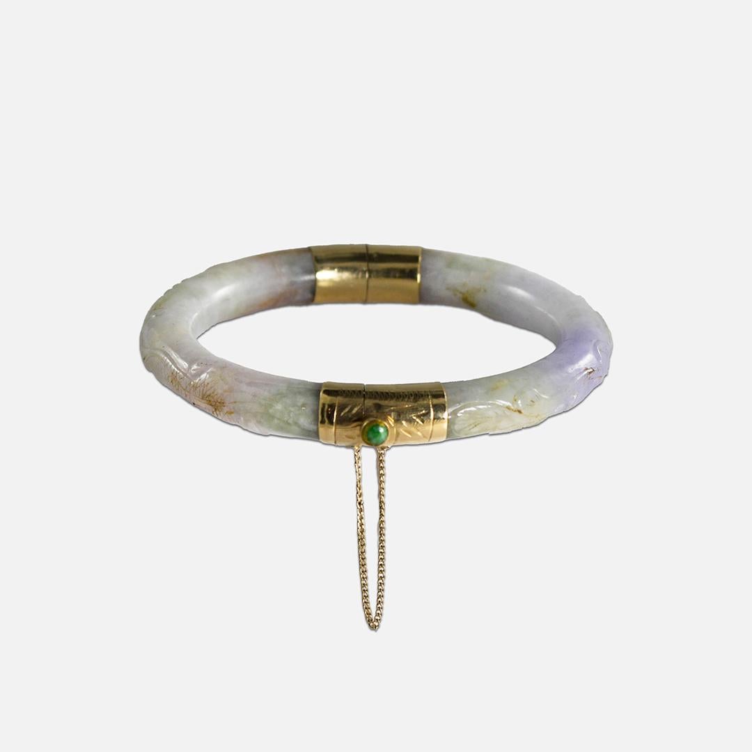 Armreif aus 14 Karat Gelbgold mit mehrfarbiger Jade (Ungeschliffen)