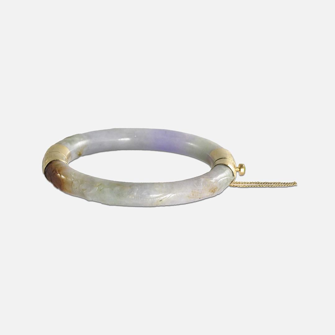 Armreif aus 14 Karat Gelbgold mit mehrfarbiger Jade im Zustand „Hervorragend“ in Laguna Beach, CA