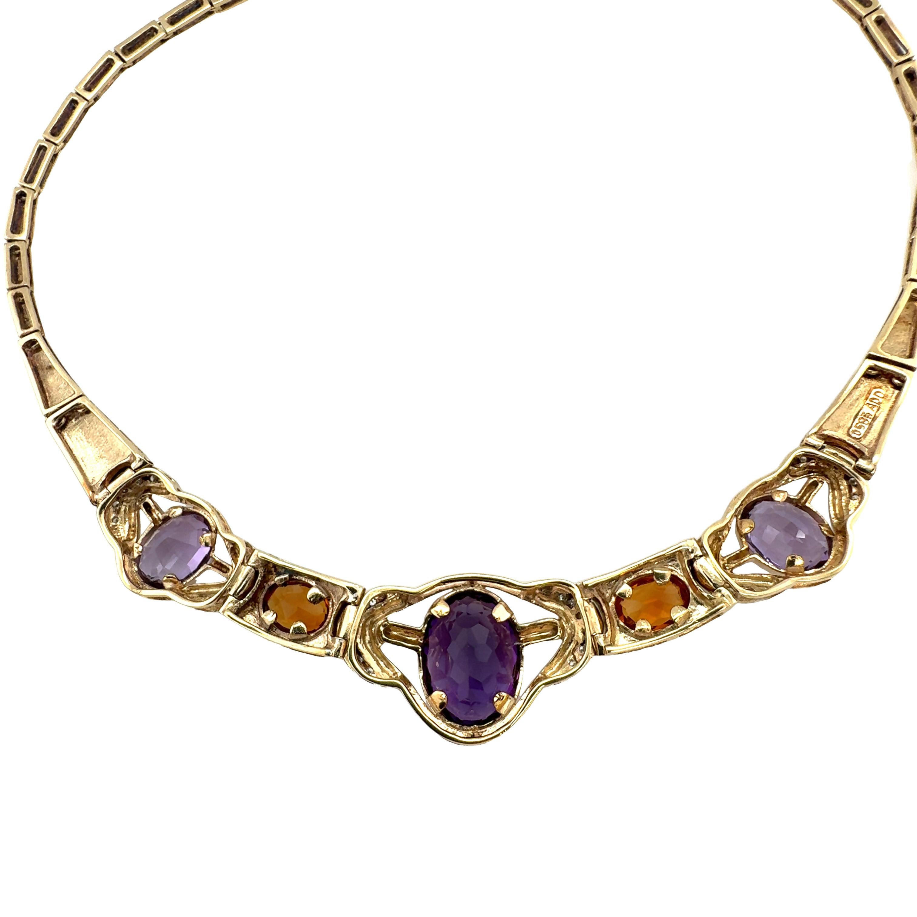 Taille ovale Collier multi-gemmes en or jaune 14 carats en vente