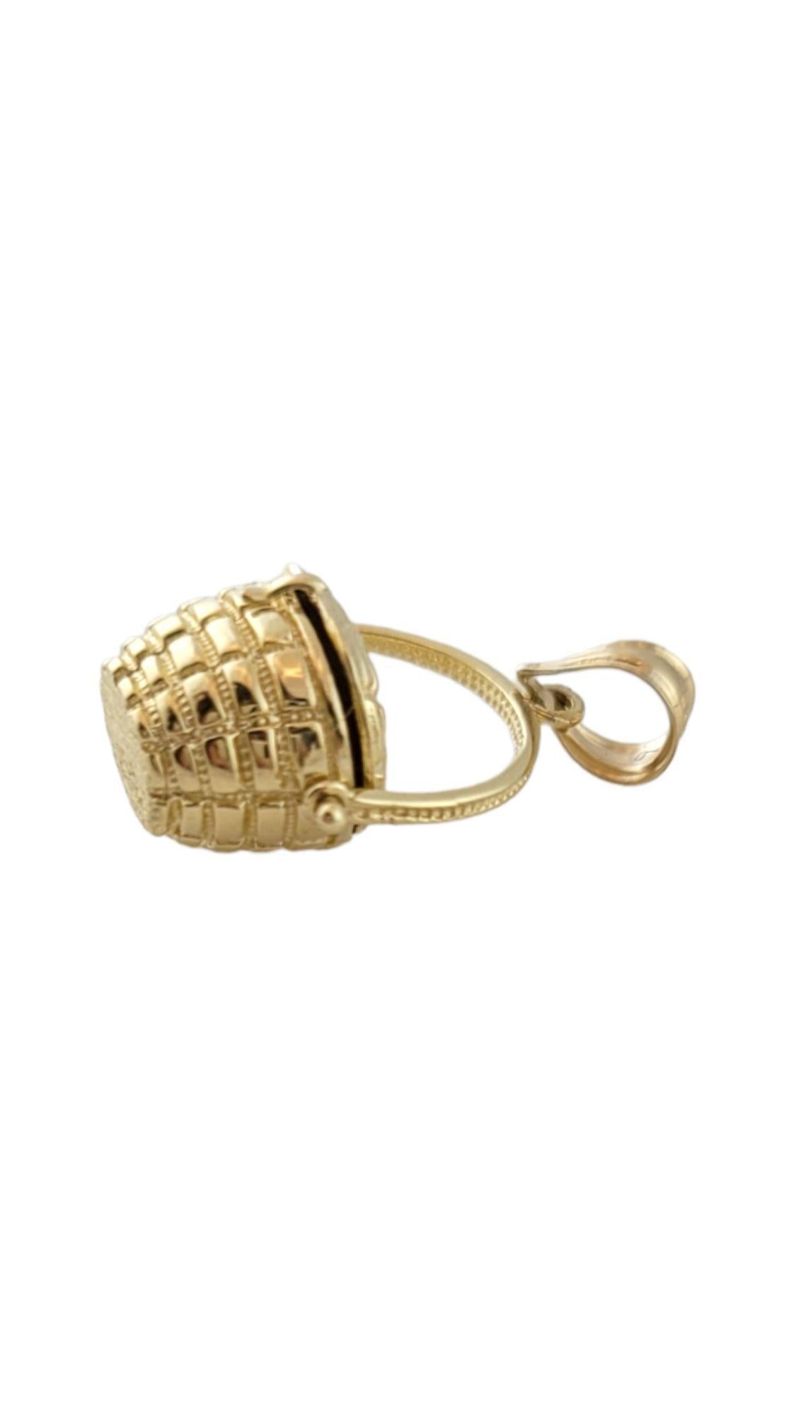Vintage 14K Yellow Gold Nantucket Basket Charm

Adorable basket charm made form 14K yellow gold!

Size: 19mm X 17.2mm X 10.5mm
Length w/ bail: 25.1mm

Weight: 3.9 g/ 2.5 dwt

Hallmark: 14K GD

Very good condition, professionally polished.

Will come