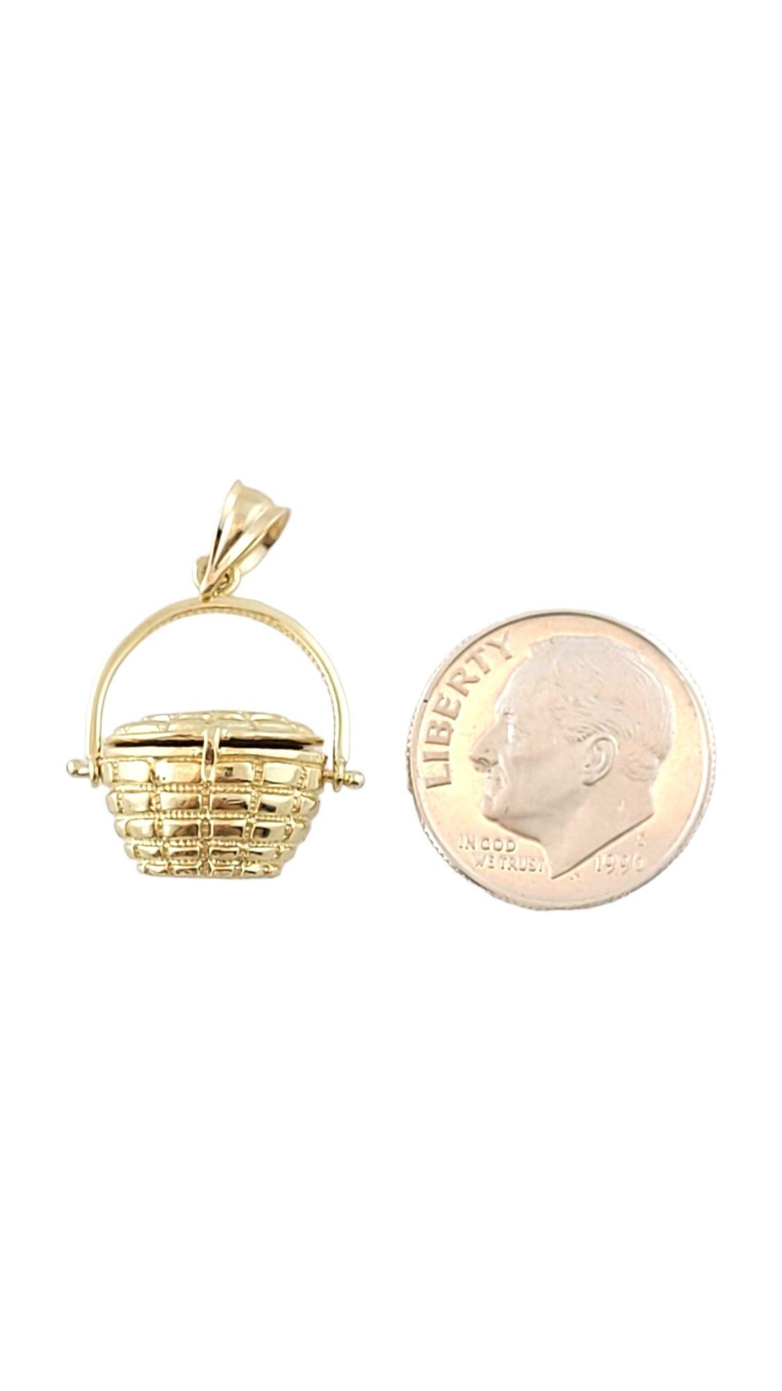 14K Yellow Gold Nantucket Basket Charm In Good Condition In Washington Depot, CT