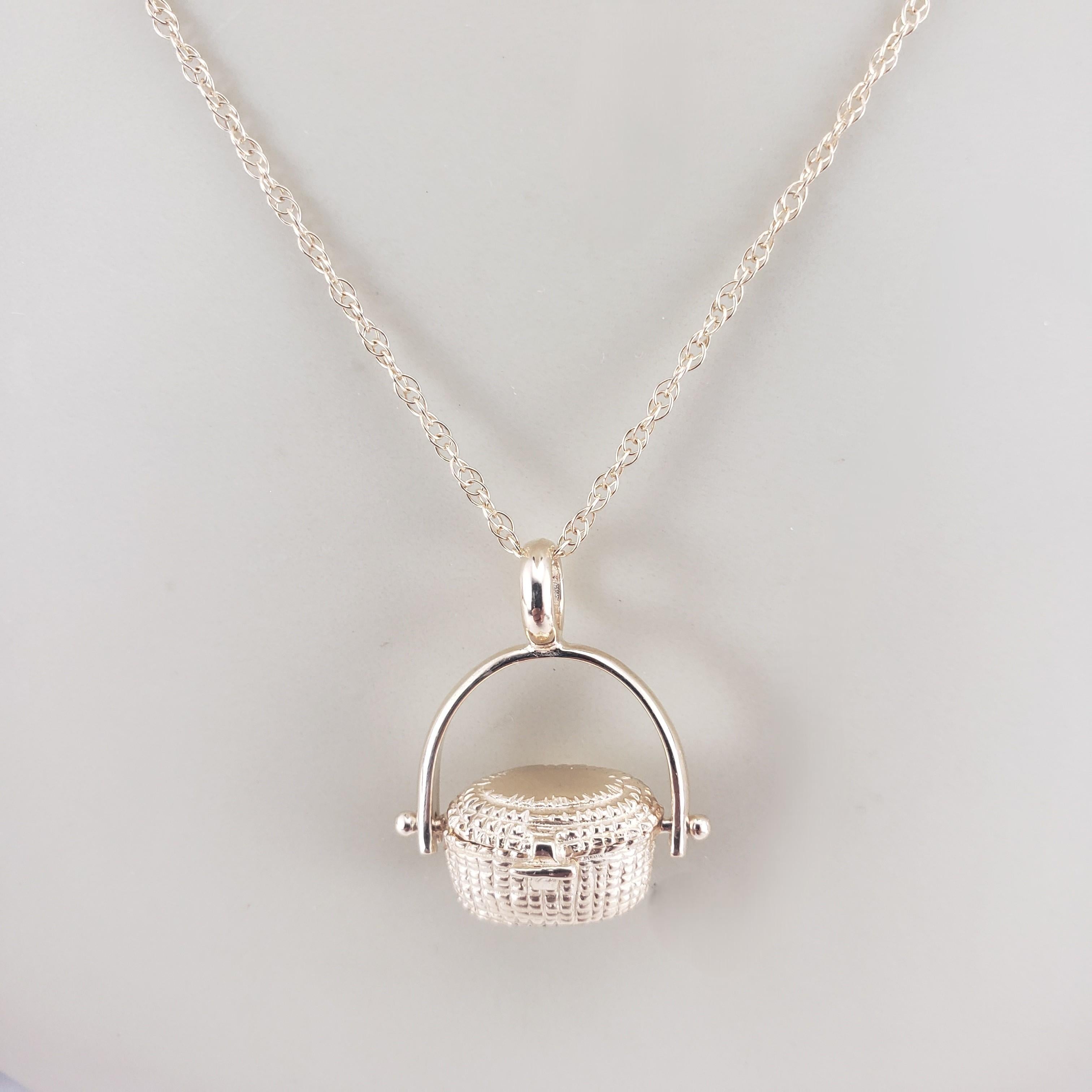 Collier à pendentif panier Nantucket en or jaune 14K #23411 en vente 6
