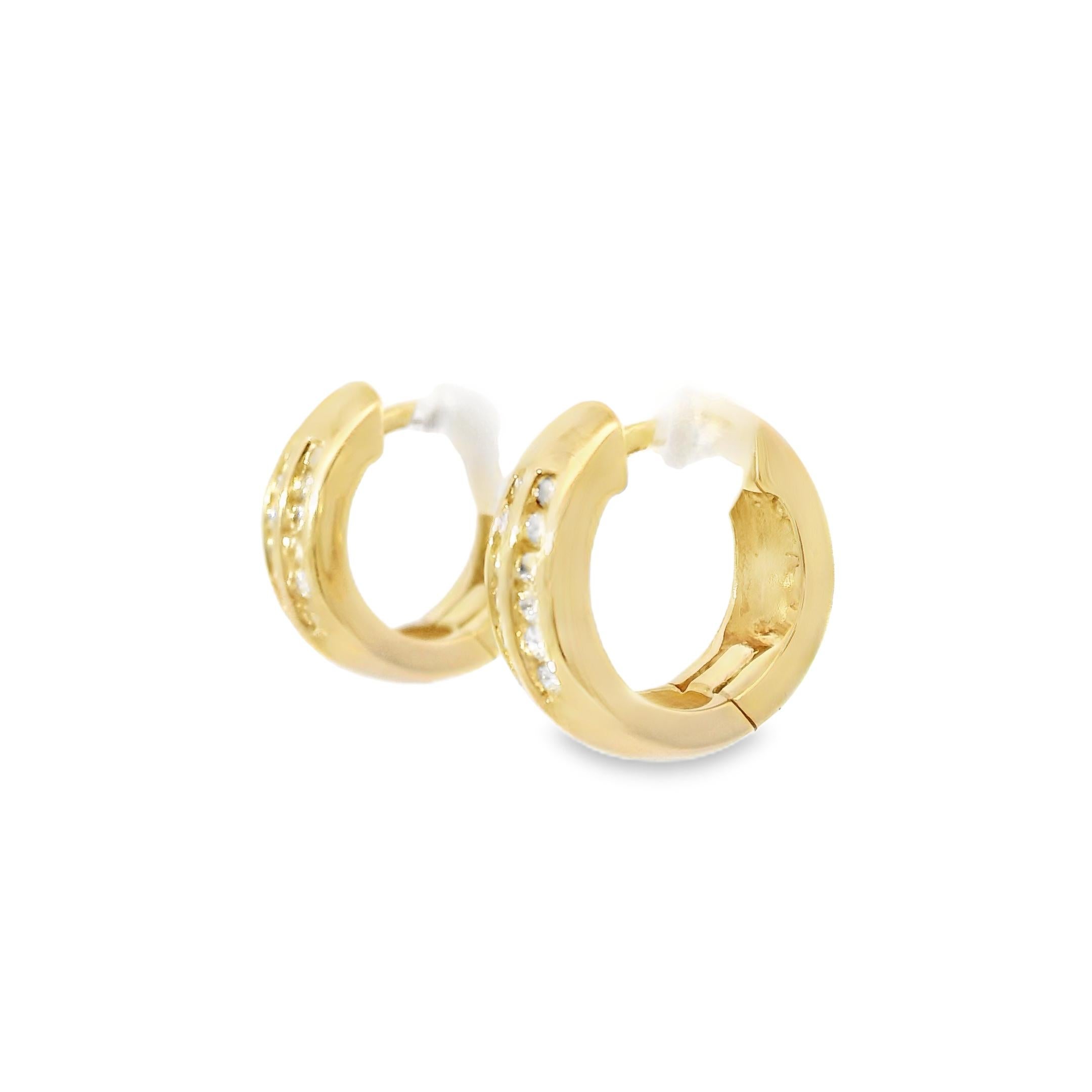Round Cut 14k Yellow Gold Natural 0.15 Carat Diamond 2-Row Huggie Earrings For Sale