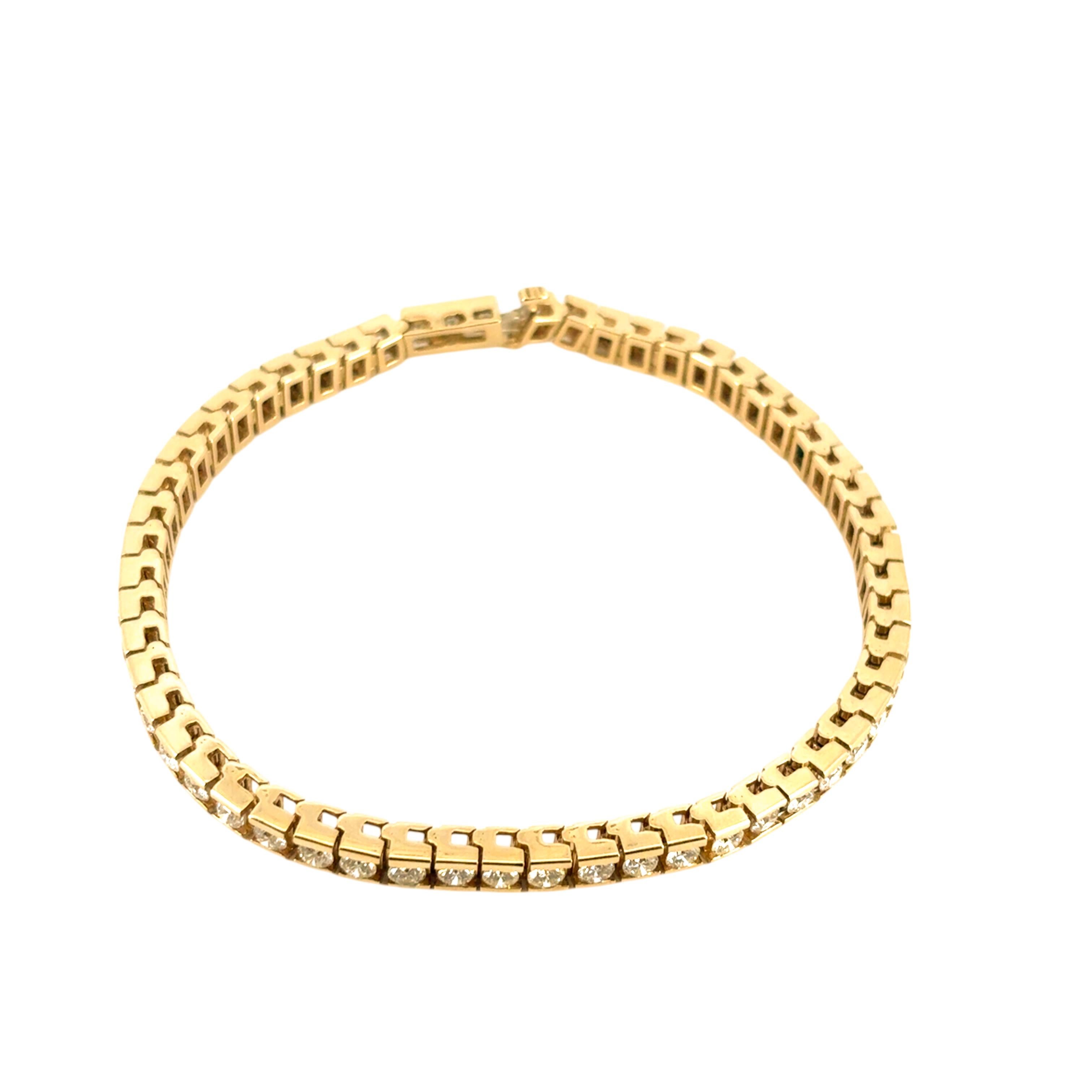 14k Yellow Gold Natural 5.5 Carat Diamond Tennis Bracelet In Excellent Condition In Boca Raton, FL