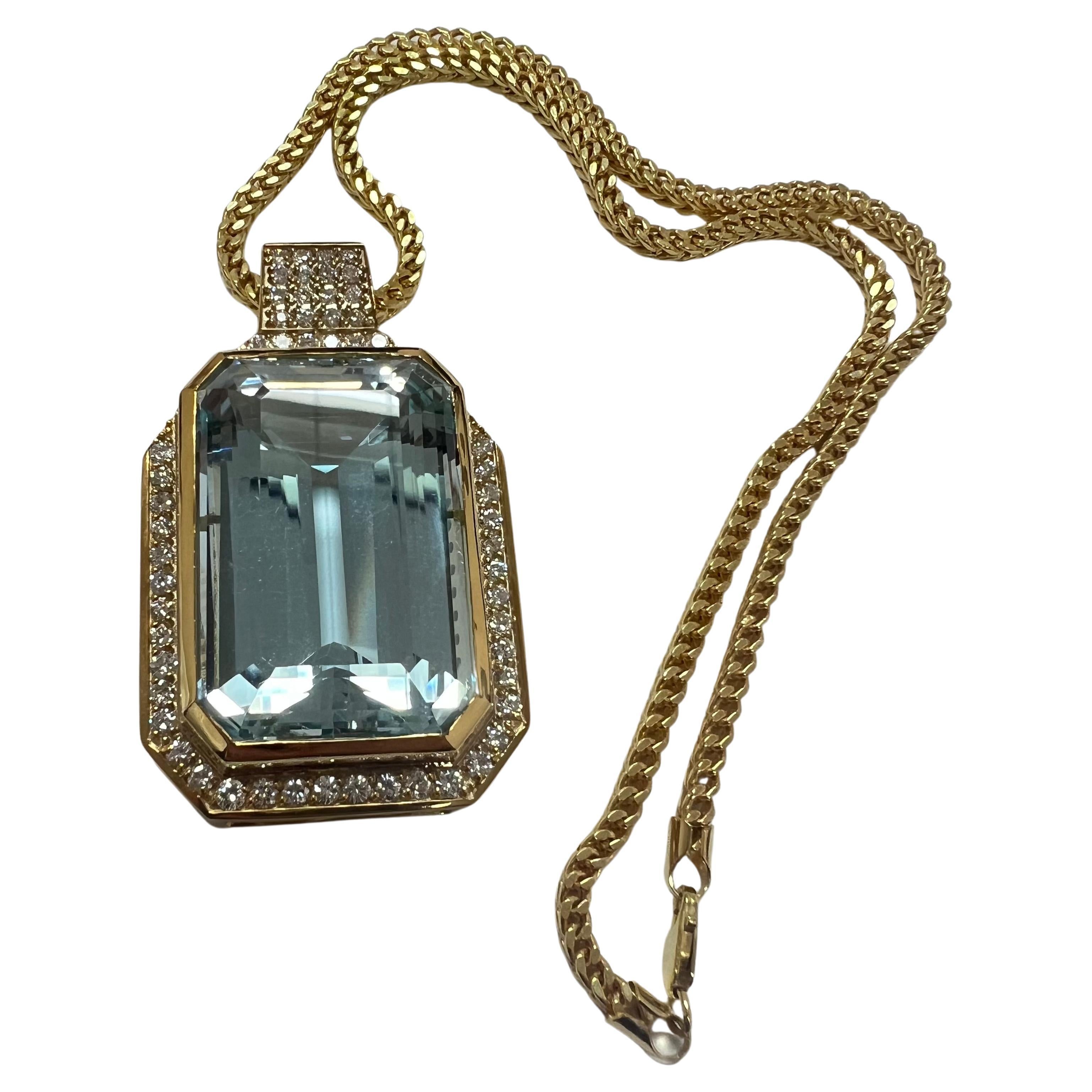 14k Yellow Gold Natural Aquamarine Pendant w/ Round Diamonds For Sale