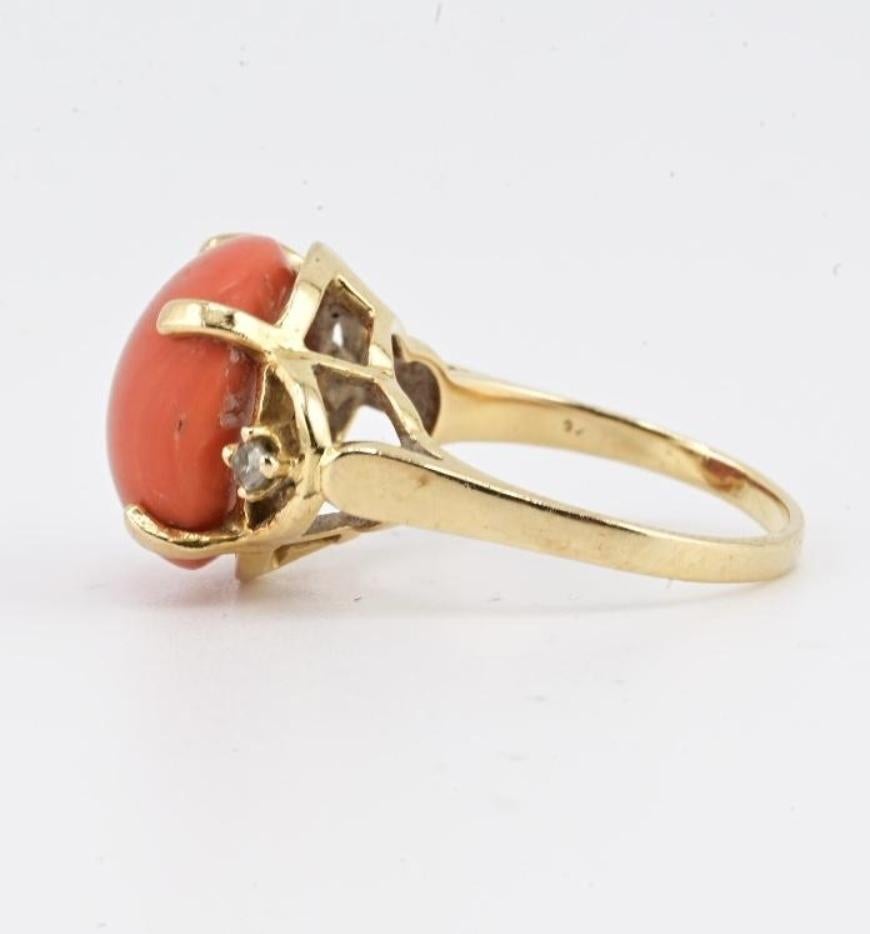 14K Gelbgold Natürliche Koralle & Diamant Ring 5,89g Größe 6,5 Koralle 14mm für Damen oder Herren im Angebot