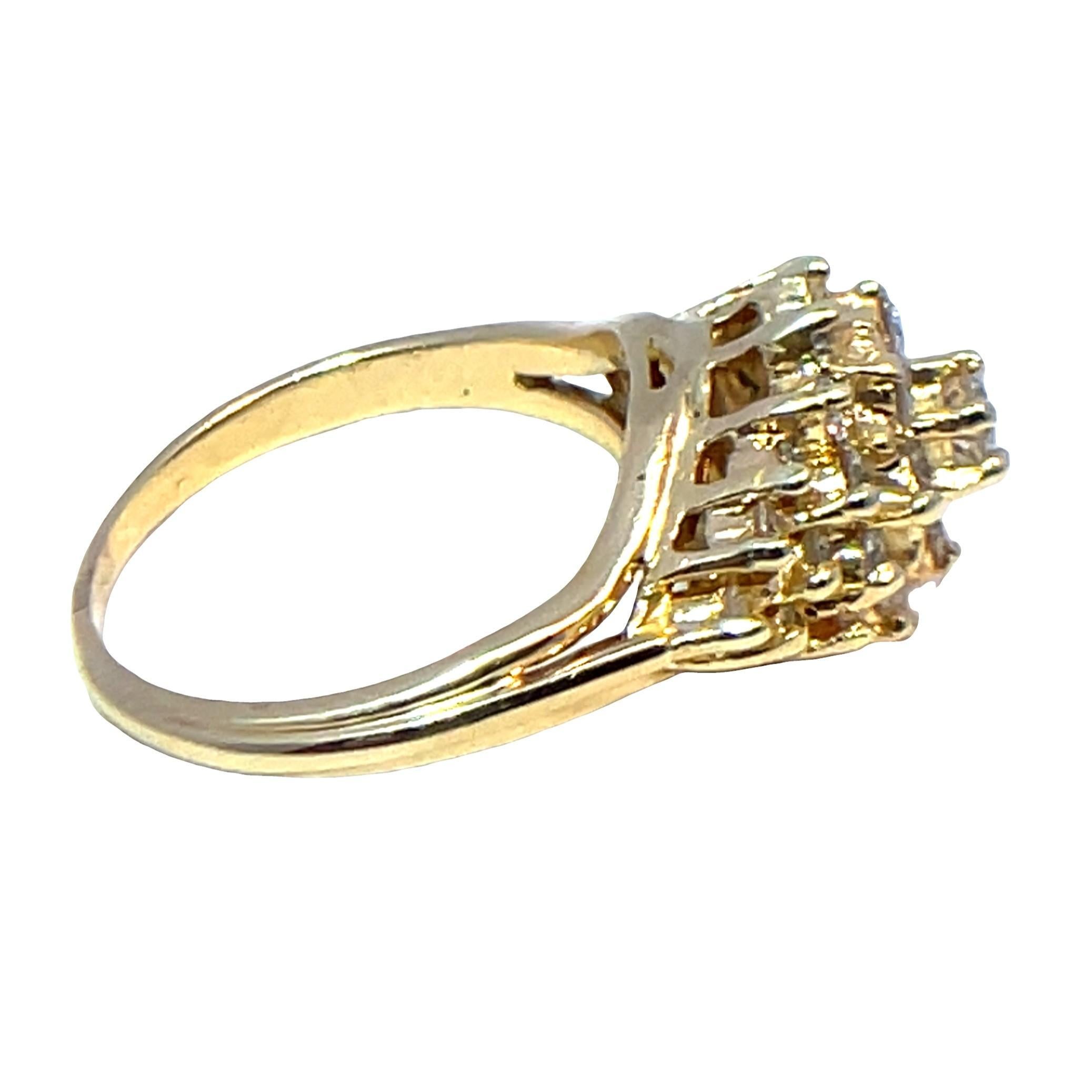 14K Gelbgold Natürlicher Diamant Cluster Ring (Brillantschliff) im Angebot