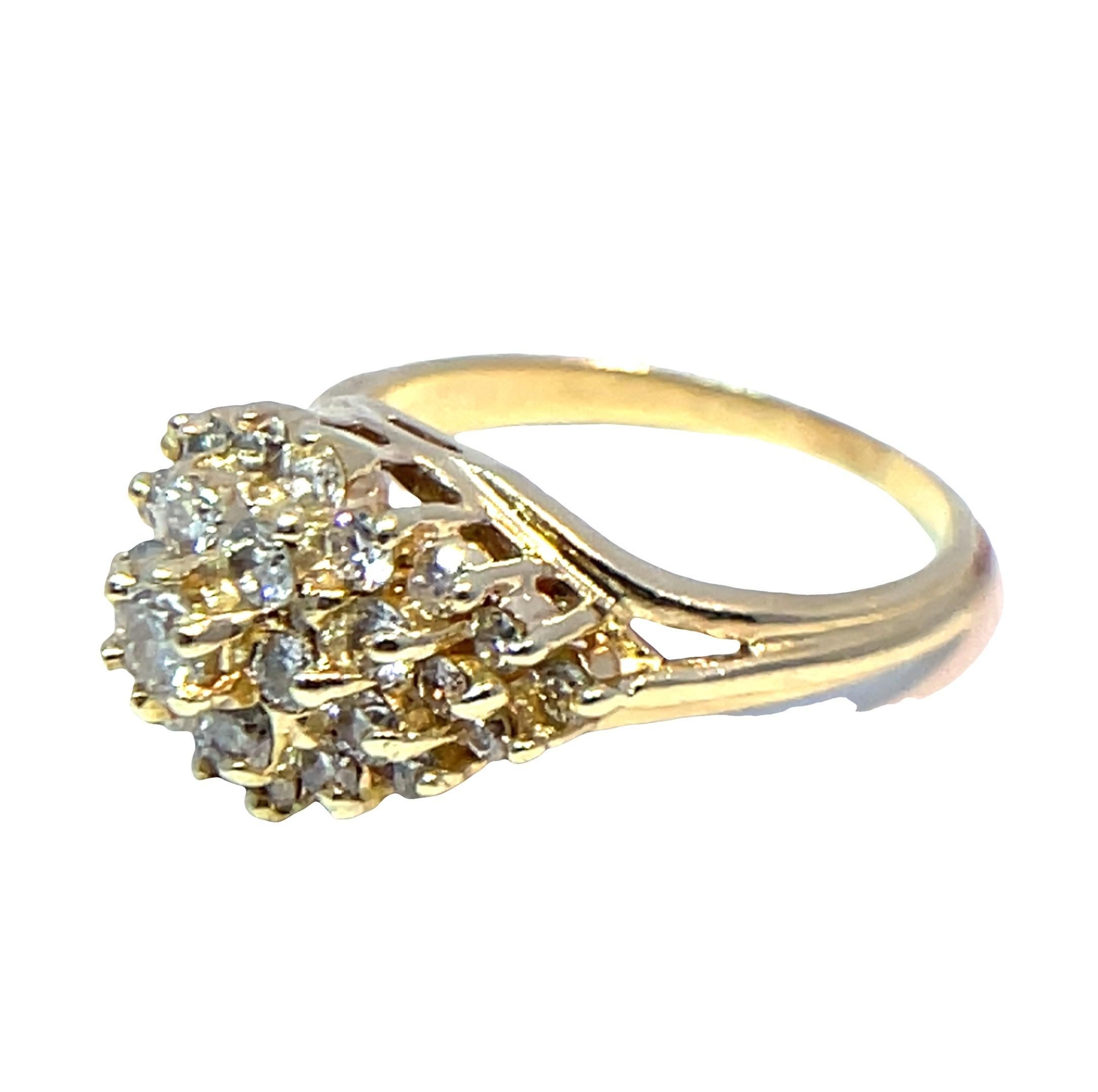 14K Gelbgold Natürlicher Diamant Cluster Ring im Zustand „Hervorragend“ im Angebot in New York, NY