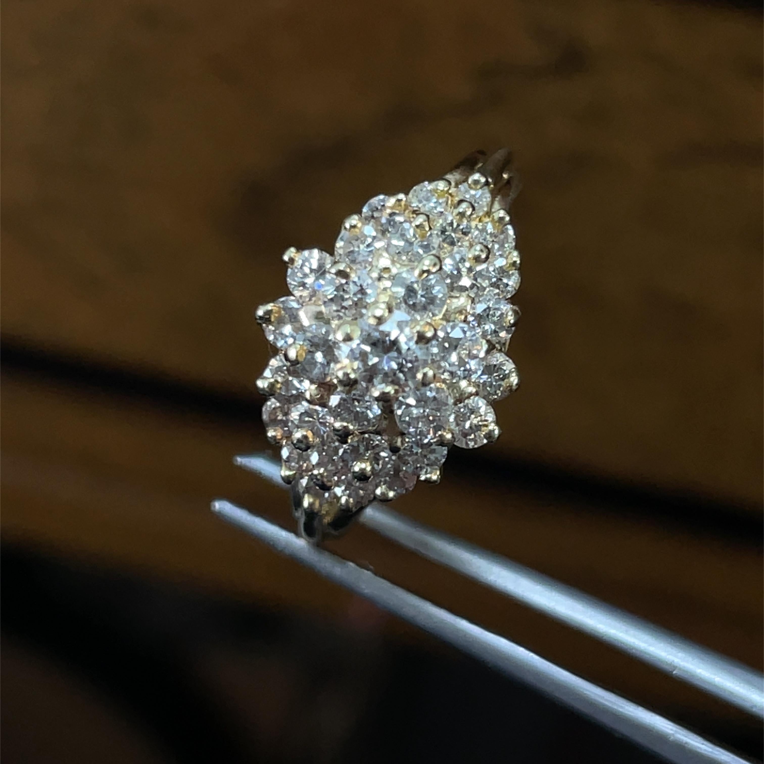 14K Gelbgold Natürlicher Diamant Cluster Ring im Angebot 3