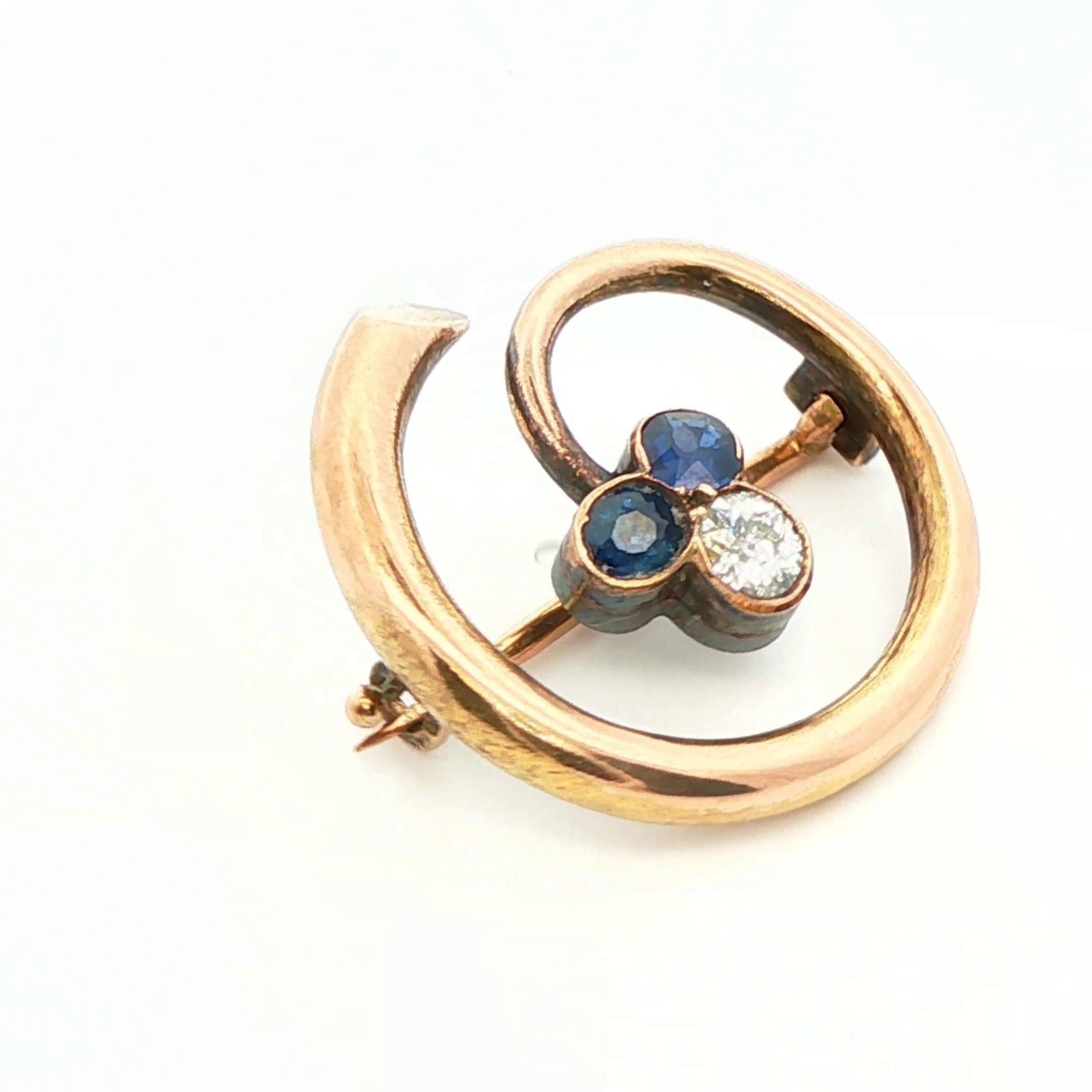 Spilla in oro giallo 14k con diamante naturale e zaffiro senza calore in vendita 1