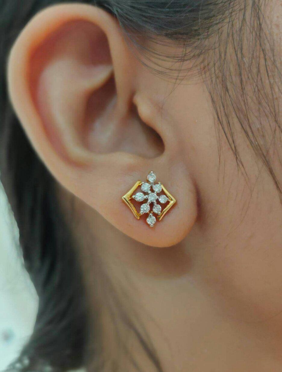 14K Yellow Gold Natural Diamond Screw Back Earrings Moms Birthday Gift Jewelry For Sale 3