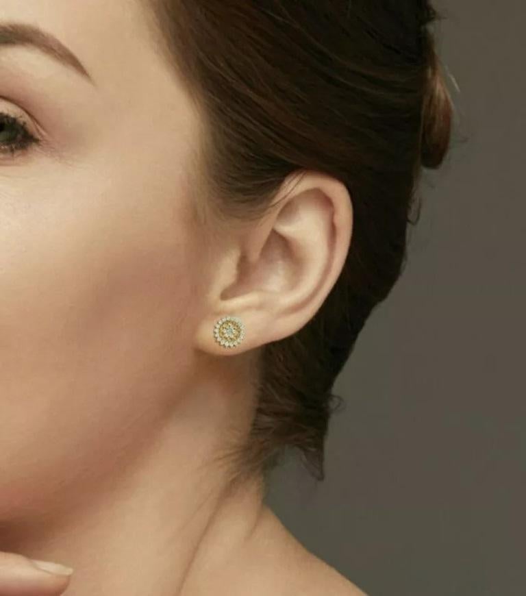 Boucle d'oreille en or jaune 14K avec diamant naturel Neuf - En vente à Chicago, IL