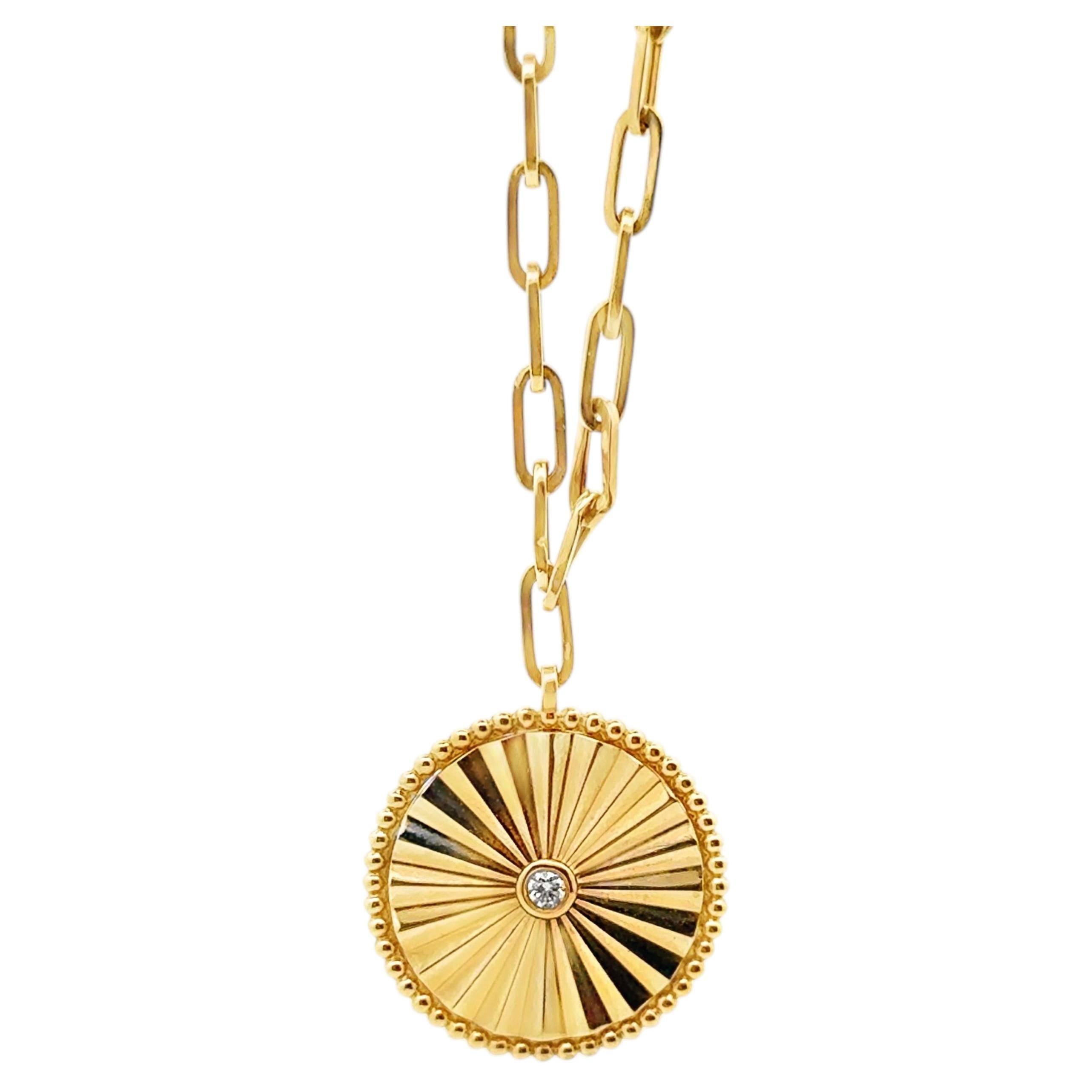 Collier avec lunette en or jaune 14k et diamant naturel en forme de soleil
