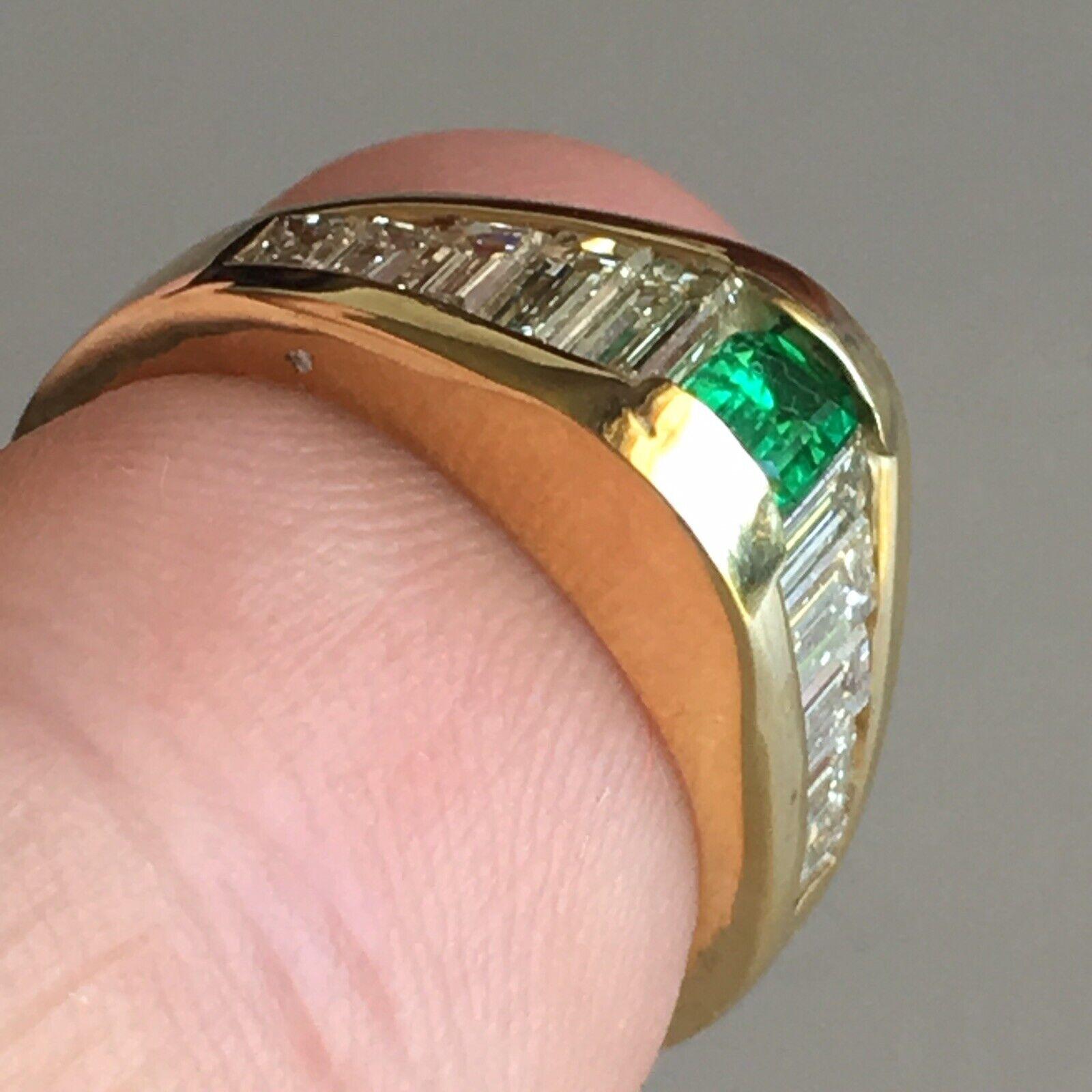 Modern 14K Yellow Gold Natural Earth Mined Emerald Baguette Diamond Lady's Band Ring For Sale