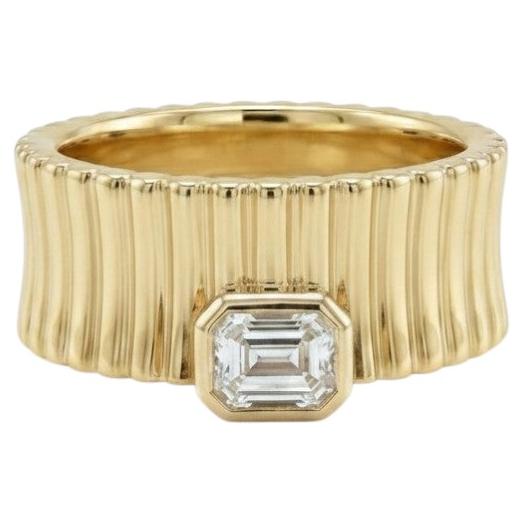 14K Yellow Gold Emerald Cut Diamond Ring, 0.31 Carats, NEW Unisex For Sale