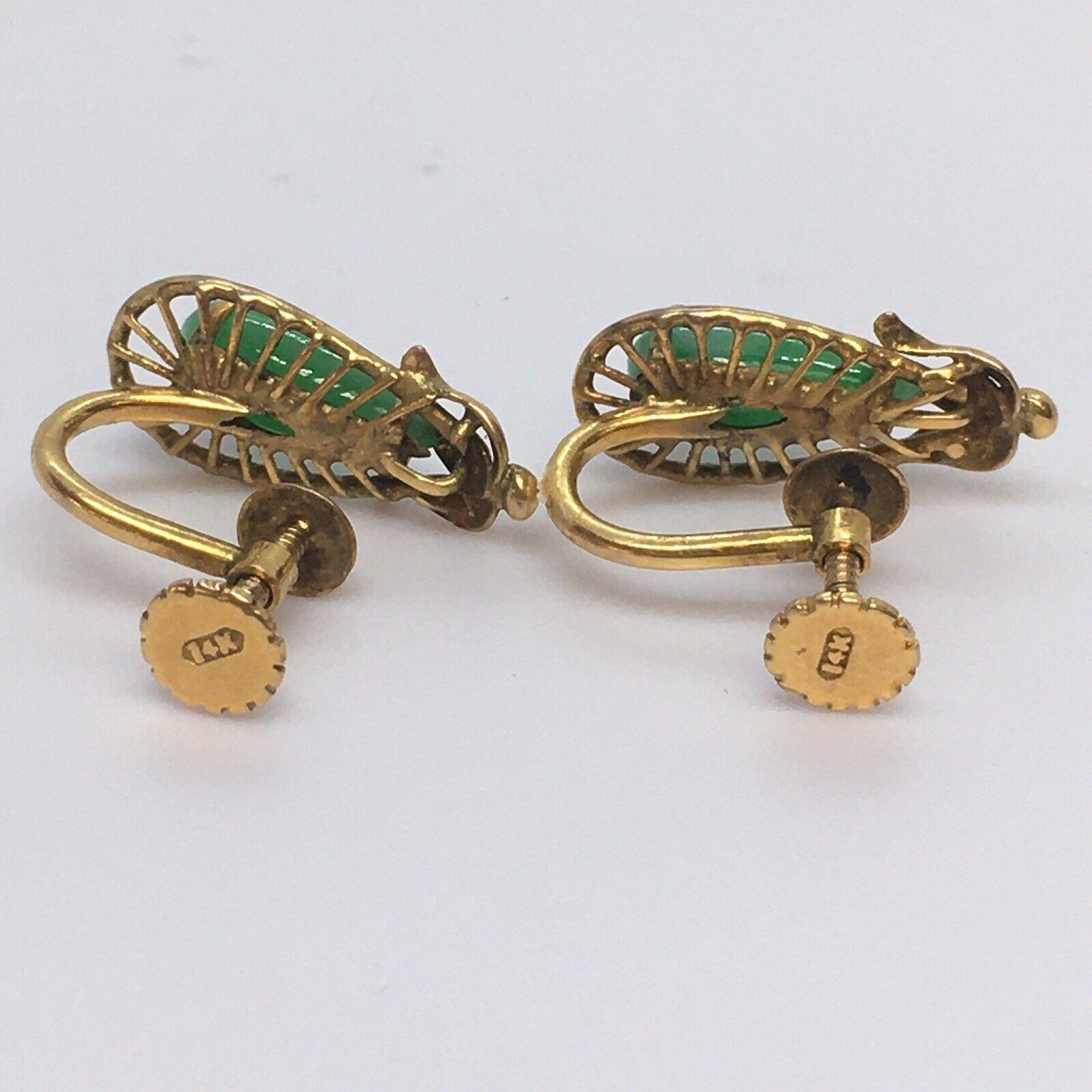 Art déco Boucles d'oreilles américaines des années 1930 en or jaune 14 carats, jade vert naturel non percé en vente