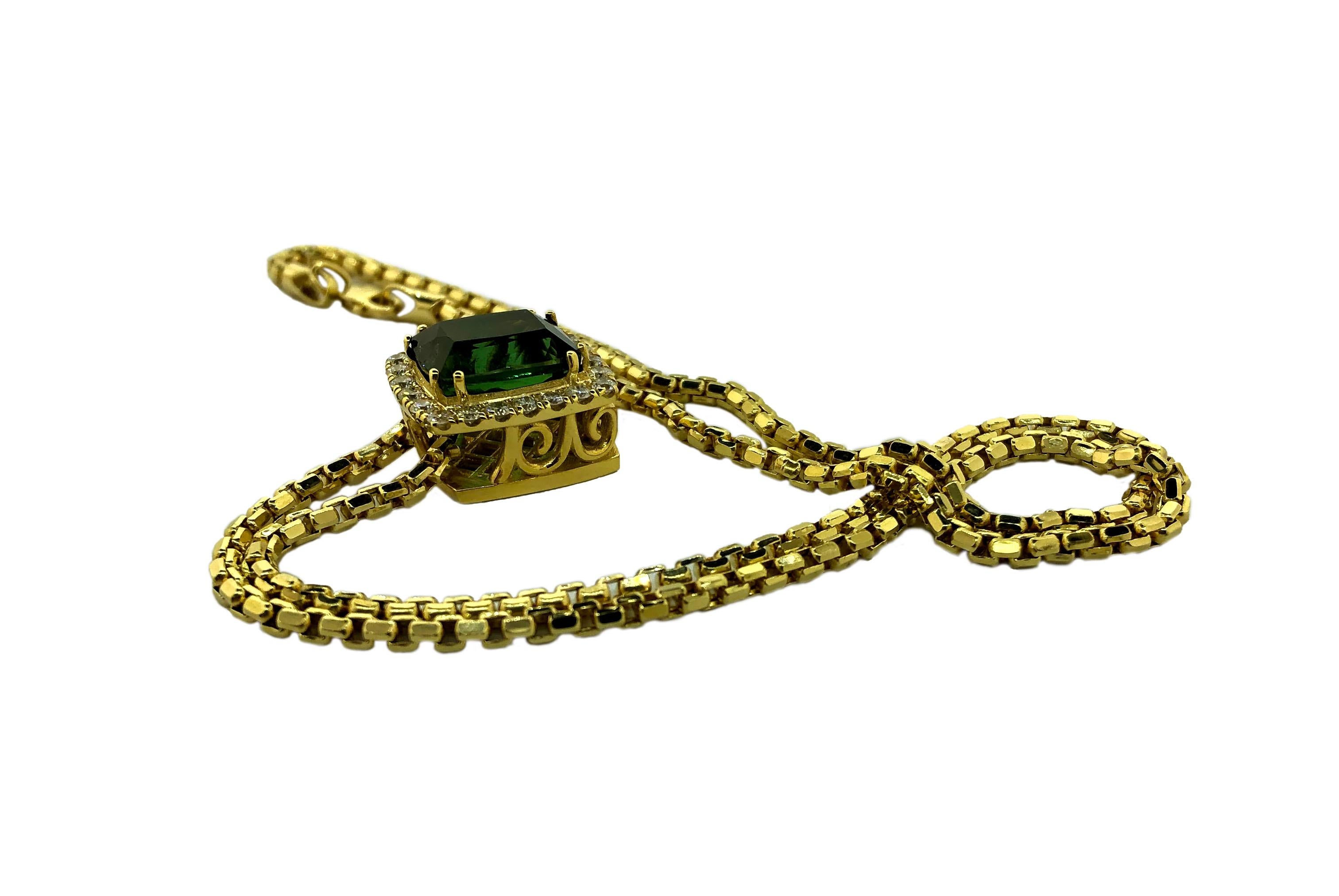 Mixed Cut 14k Yellow Gold Natural Green Tourmaline Necklace w/ Round Diamonds For Sale