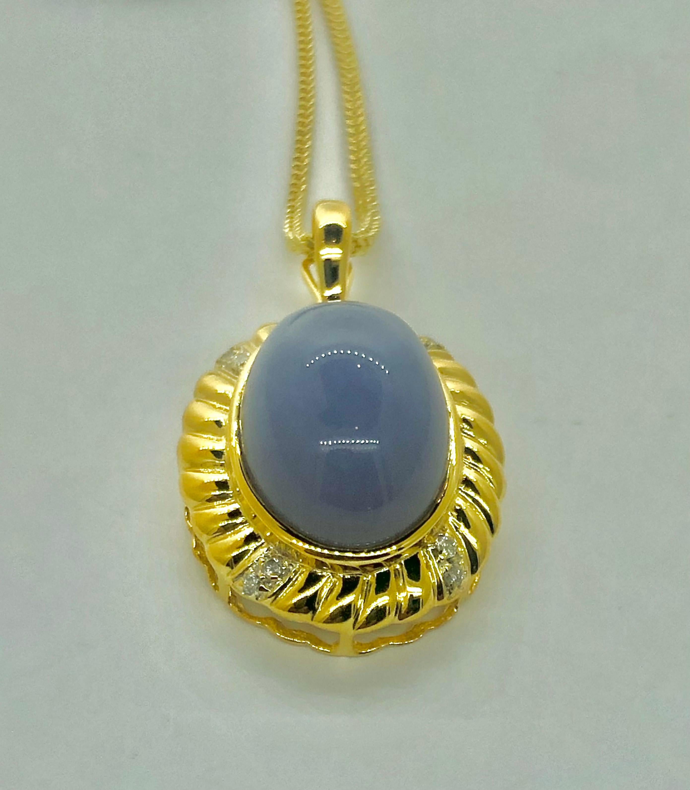 14k Yellow Gold Natural Lavender Jade Pendant w/ Round Diamonds For Sale 1