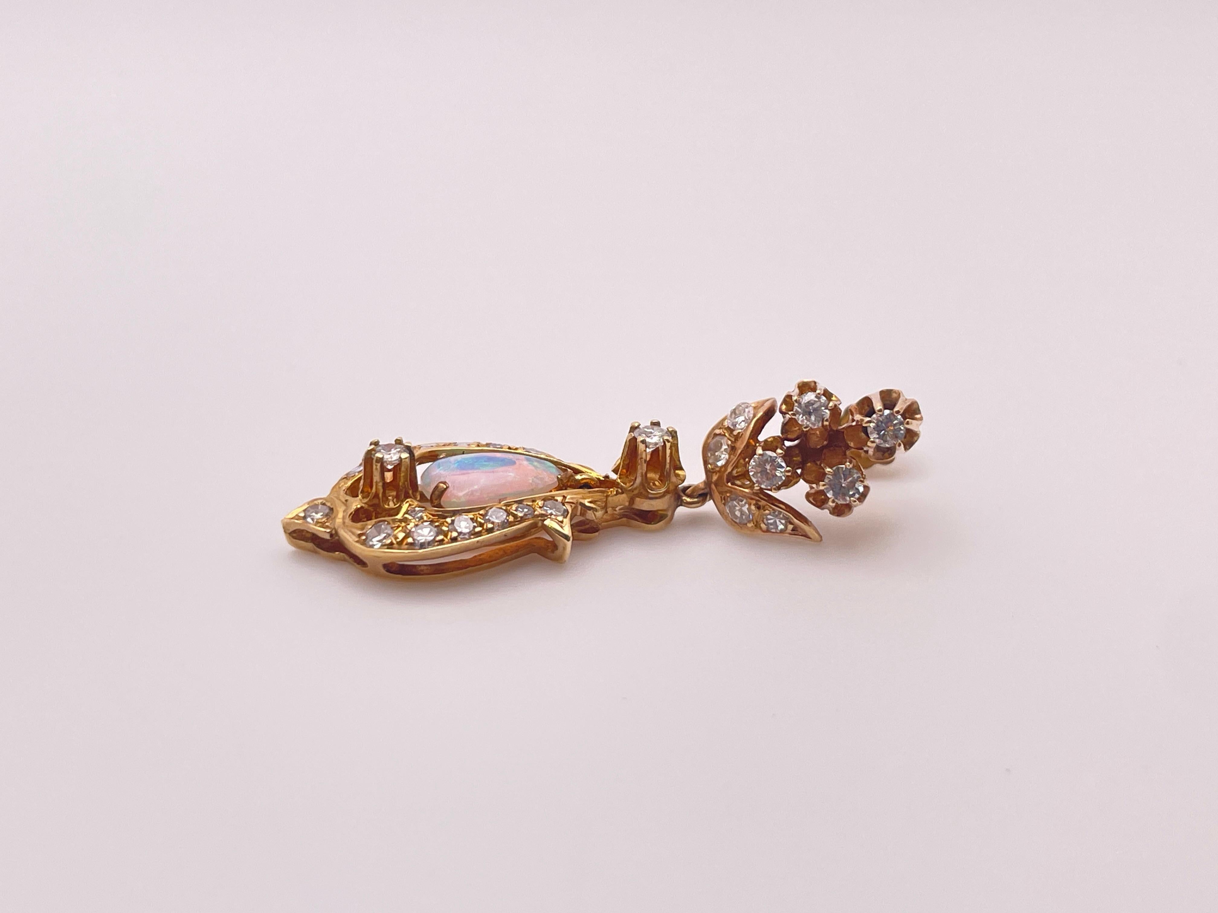 14K Gelbgold Natürliche Opal-Diamant-Kronleuchter-Ohrringe im Zustand „Hervorragend“ im Angebot in Westport, CT