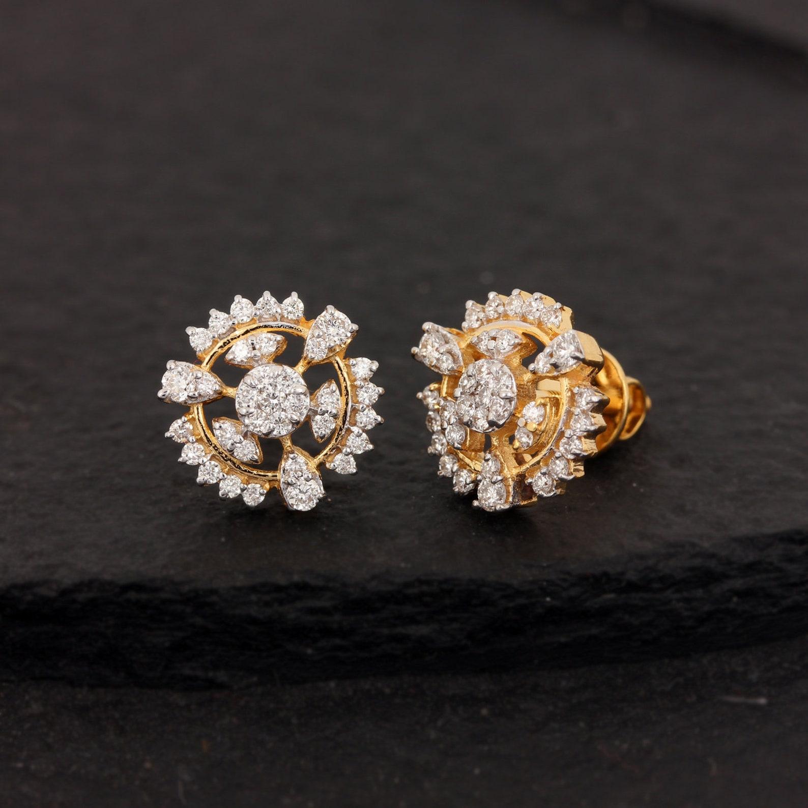 Taille brillant Boucles d'oreilles en or jaune 14k avec diamant naturel en pavé Boucles d'oreilles magnifiques Cadeau pour les femmes. en vente