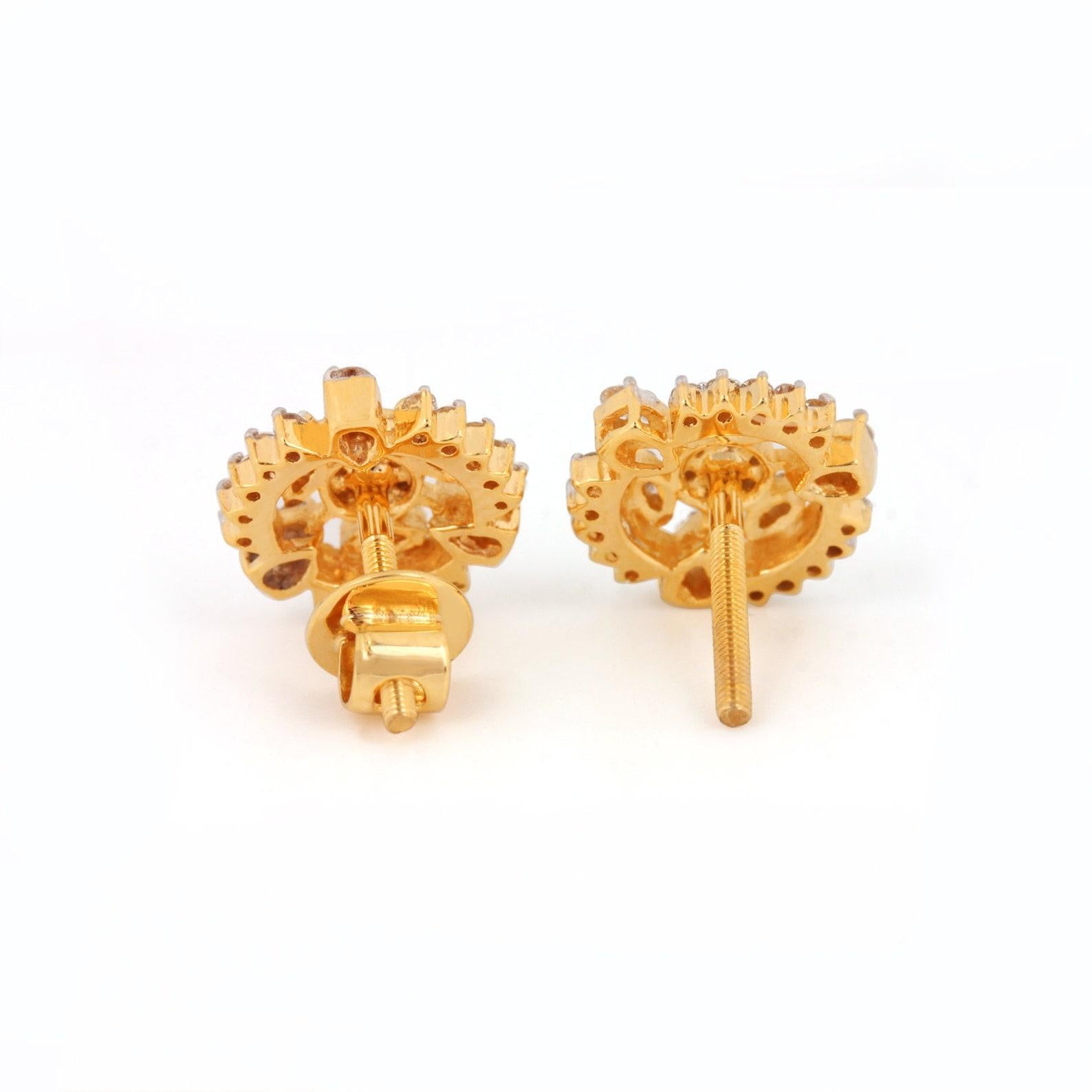 Boucles d'oreilles en or jaune 14k avec diamant naturel en pavé Boucles d'oreilles magnifiques Cadeau pour les femmes. Unisexe en vente