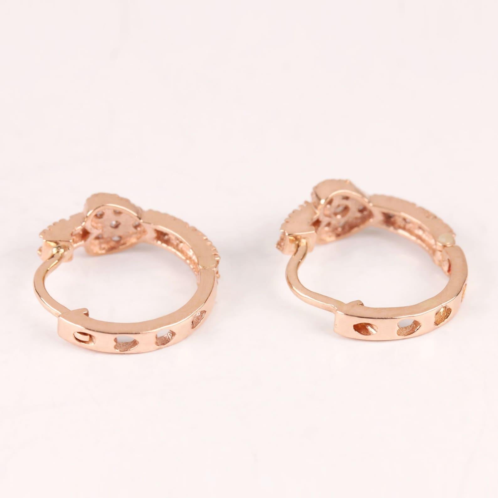 Boucles d'oreilles en forme de cœur en or jaune 14 carats avec diamants pavés naturels en forme de cœur en vente 4