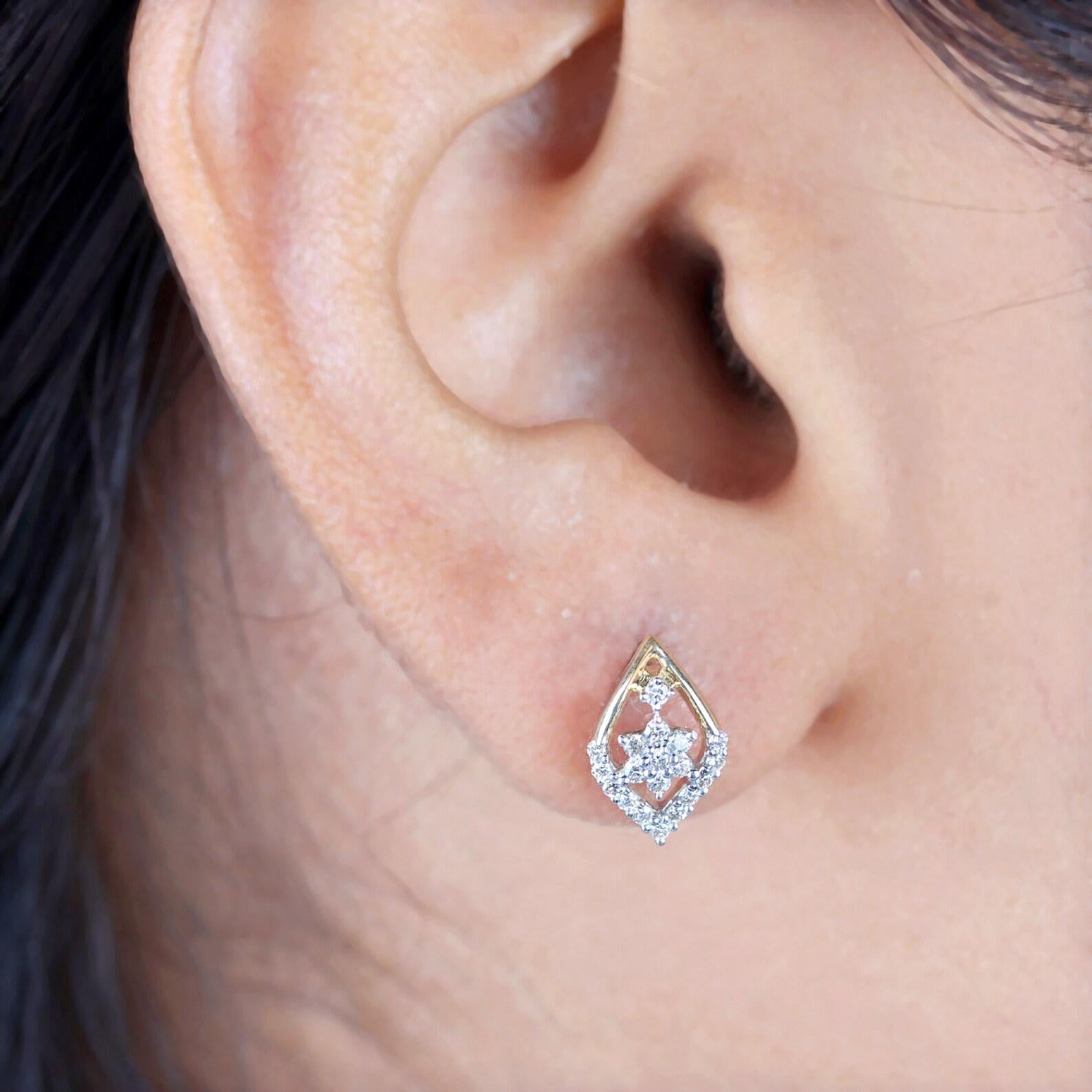 Taille ronde Boucles d'oreilles en or jaune 14k avec diamants naturels en pavé Cadeau d'anniversaire unique pour elle. en vente