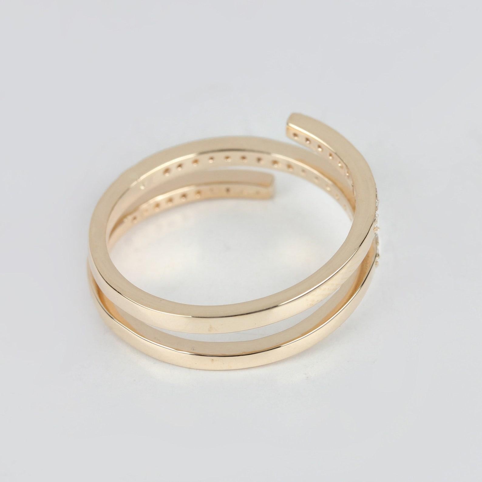 Art Deco 14k Yellow Gold Natural Pave Diamond Ring Unique Spiral Ring For Wedding Gift. For Sale