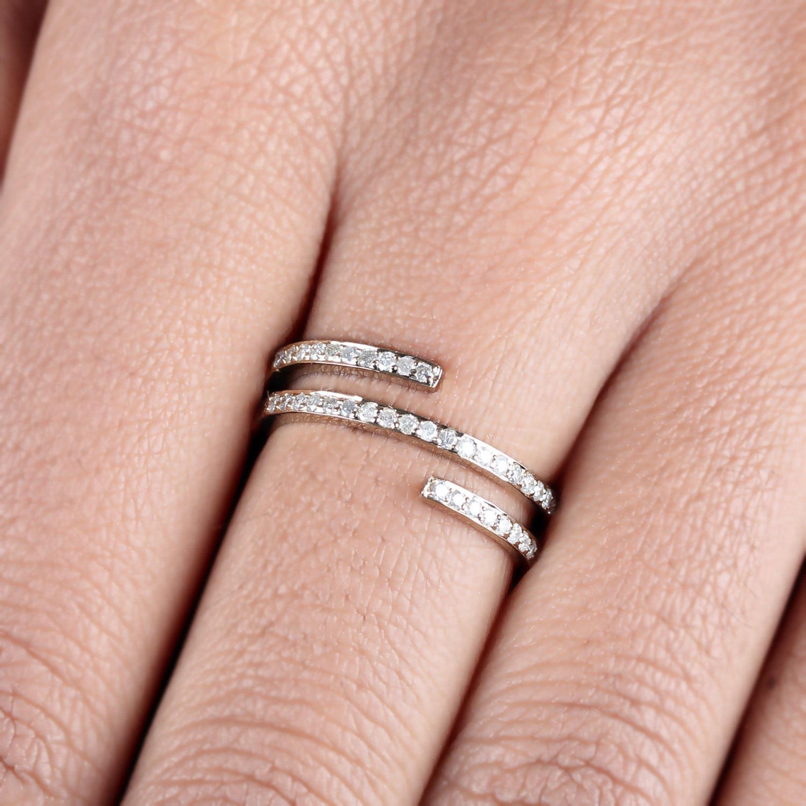 14k Yellow Gold Natural Pave Diamond Ring Unique Spiral Ring For Wedding Gift. In New Condition For Sale In Chicago, IL