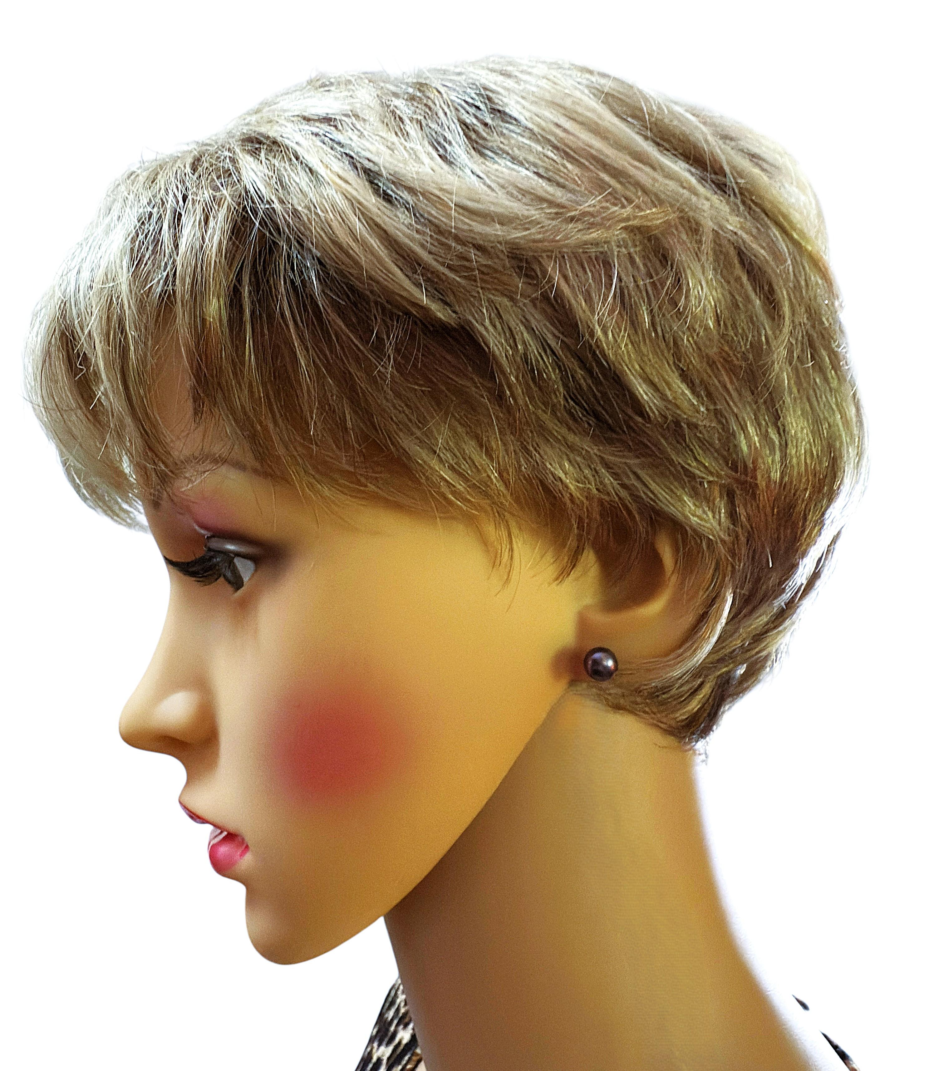 Voici une belle paire de boucles d'oreilles en perles de paon naturelles.  Les perles sont rondes de 7 mm.  La tige de la boucle d'oreille est estampillée 