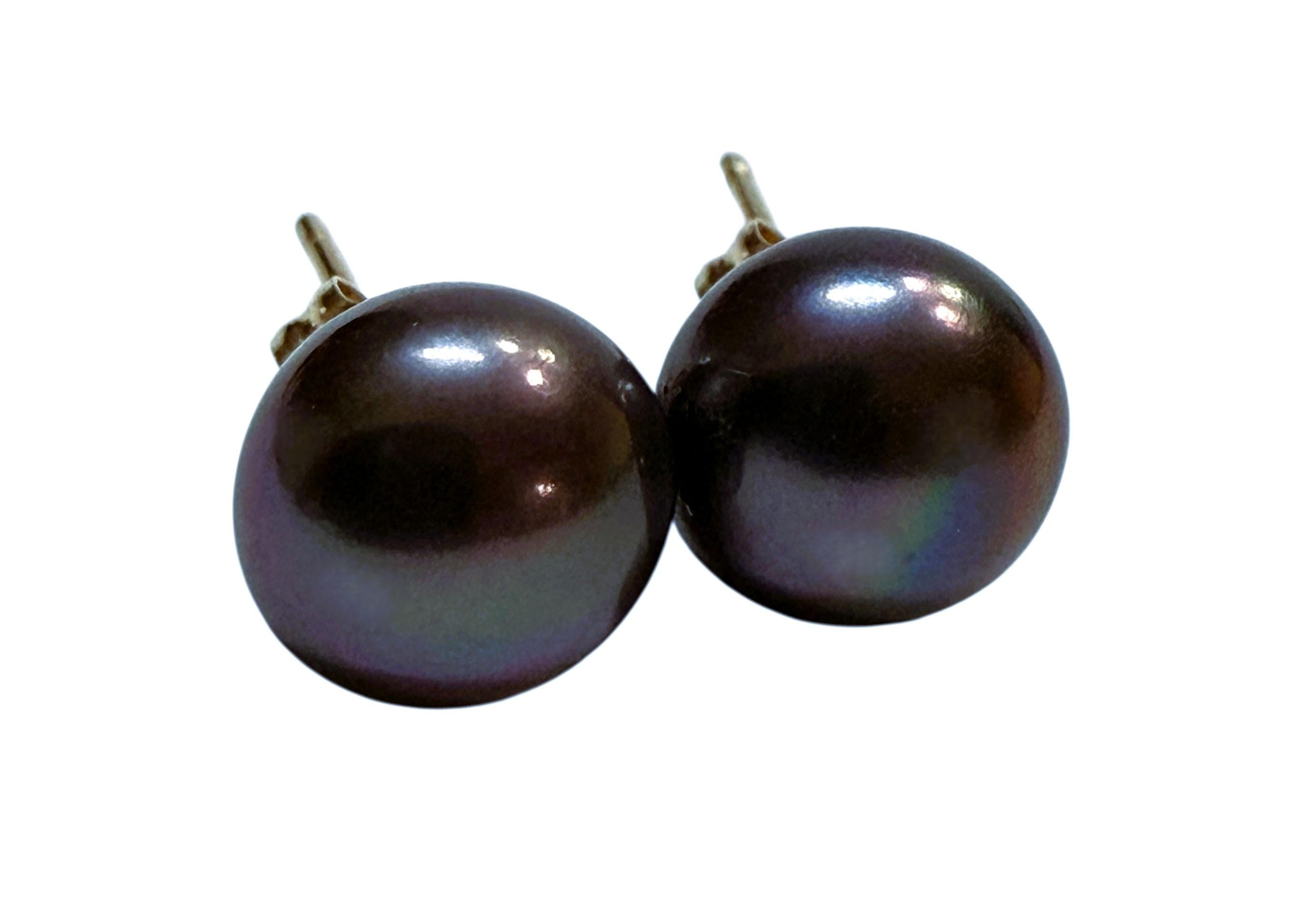 Boucles d'oreilles en or jaune 14K avec perles de paon naturelles Excellent état - En vente à Eagan, MN