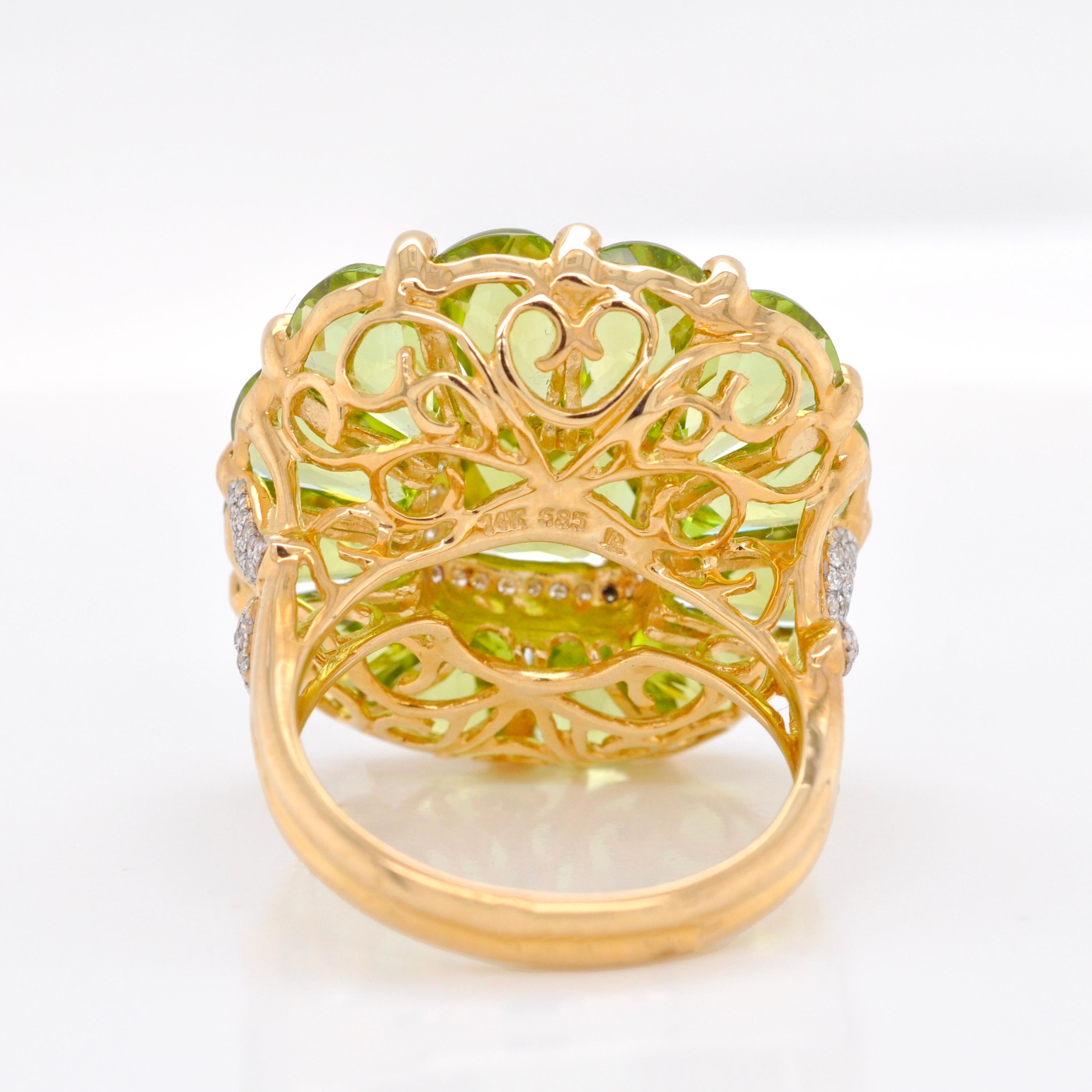 14K Yellow Gold Natural Peridot Special Cut Flower Contemporary Cocktail Ring In New Condition For Sale In Jaipur, Rajasthan