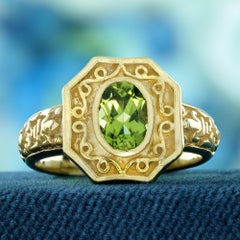14K Yellow Gold Natural Peridot Vintage Style Engraved Ring