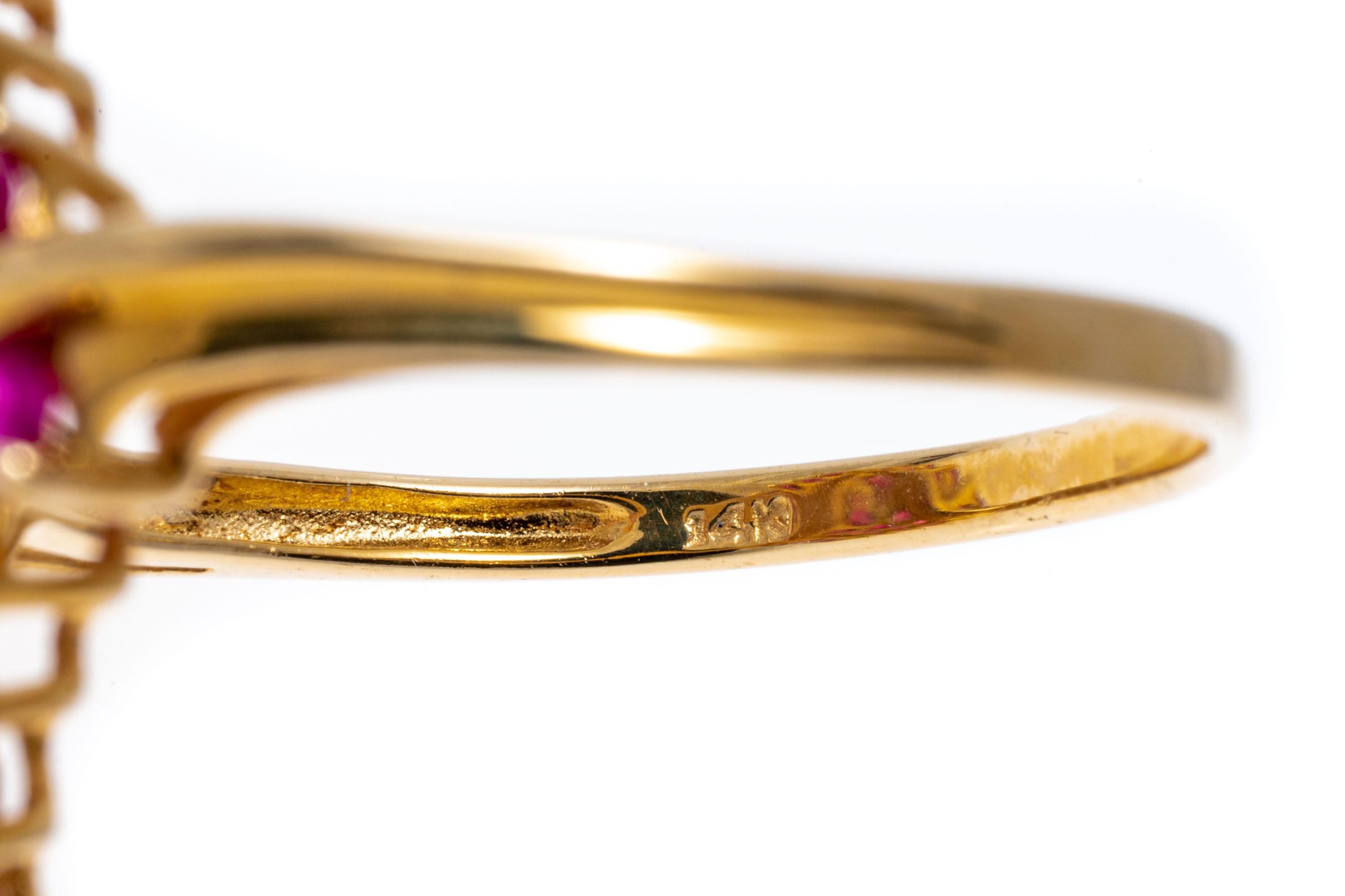 14k Gelbgold Navetteförmiger Rubin-Cluster-Ring im Bypass-Stil Damen im Angebot