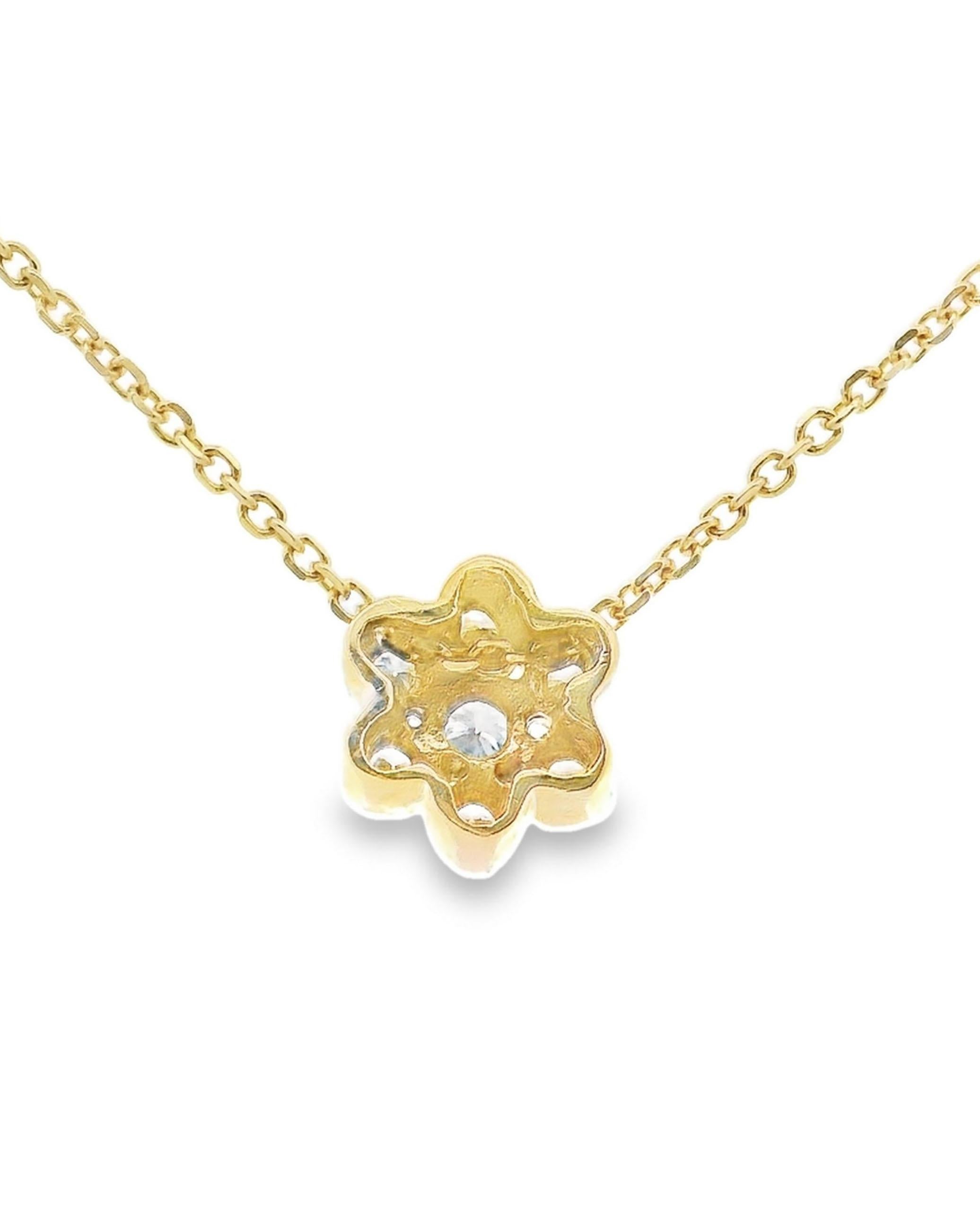 Contemporain Collier en or jaune 14 carats avec 7 diamants ronds sertis sur le chaton en vente
