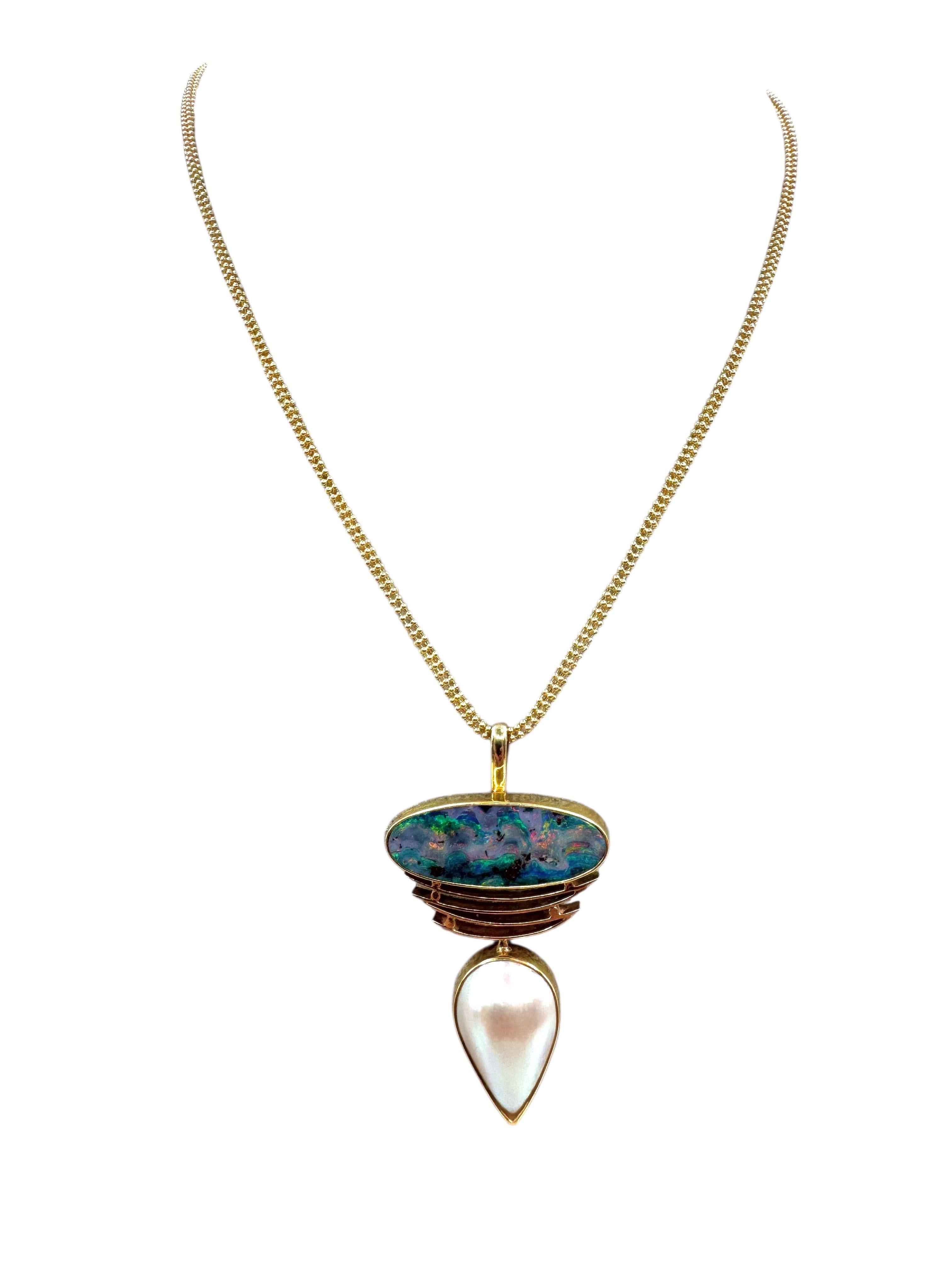 Collana in oro giallo 14K con opale e perla Mabe a forma di pera In condizioni ottime in vendita a Great Neck Plaza, NY