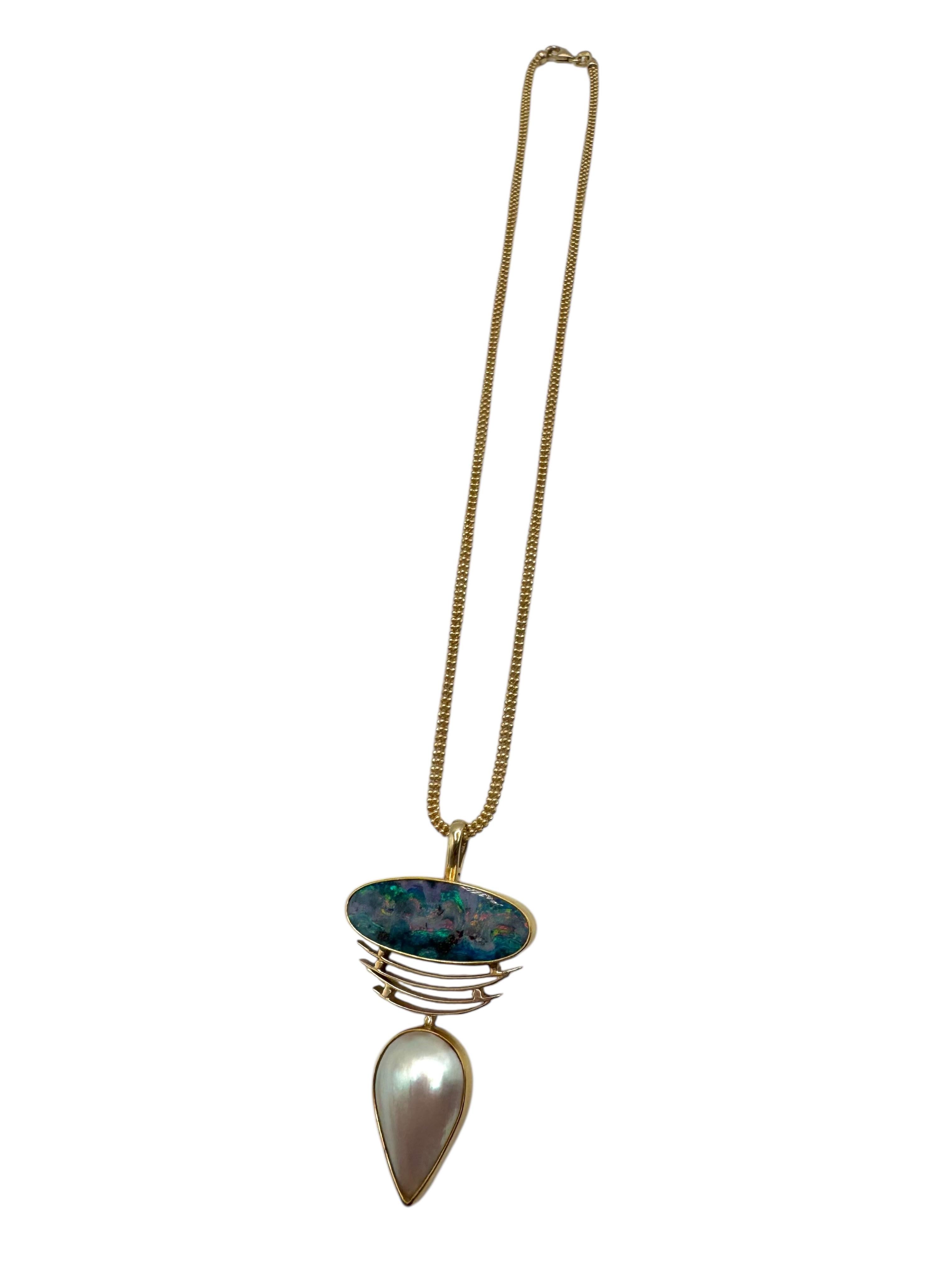 Collana in oro giallo 14K con opale e perla Mabe a forma di pera in vendita 3