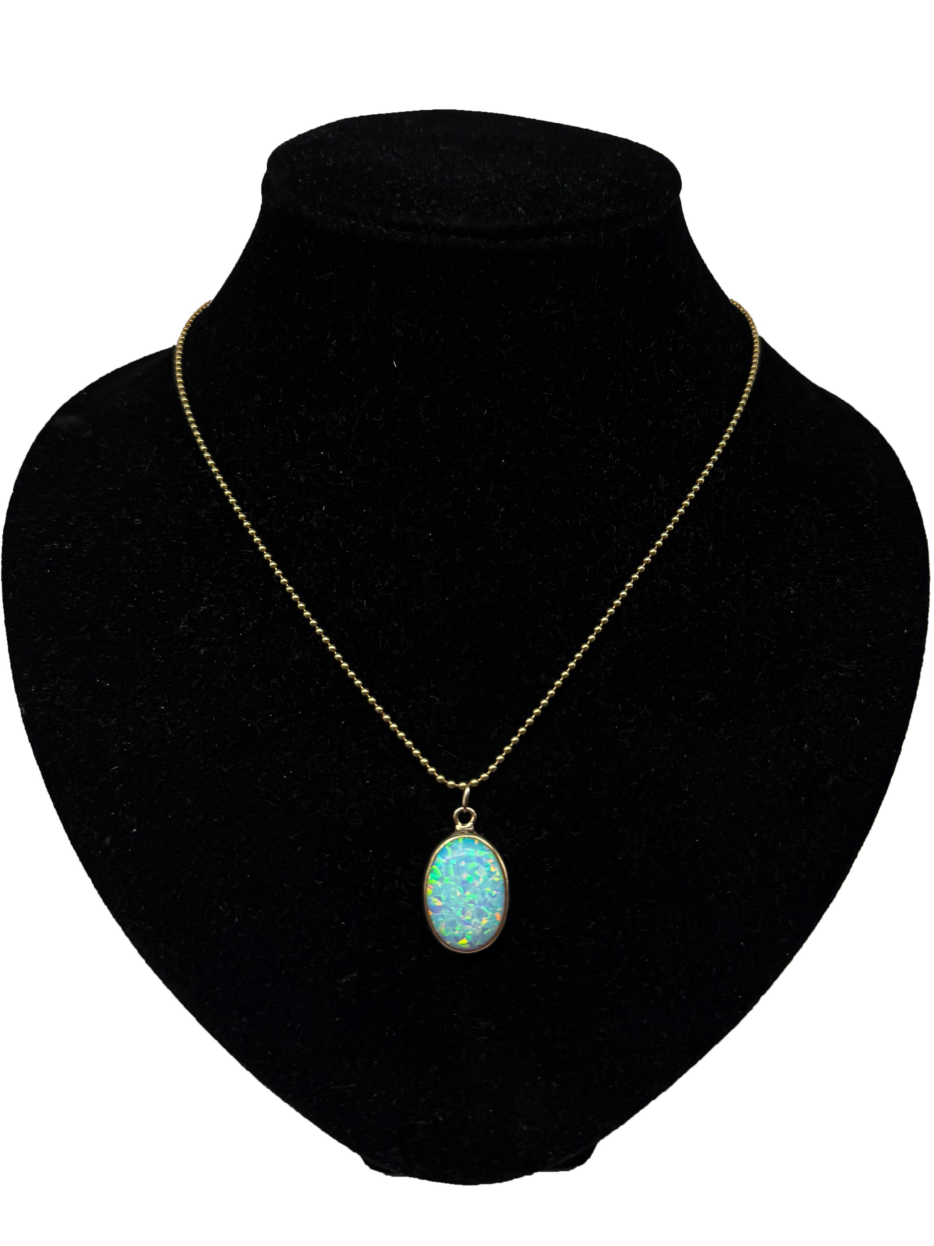 Collana in oro giallo 14K con opale In condizioni buone in vendita a Berlin, DE