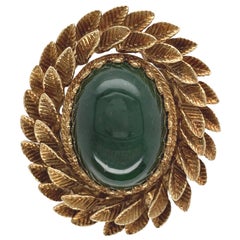 Spilla con corona di foglie di giada in nefrite in oro giallo 14K