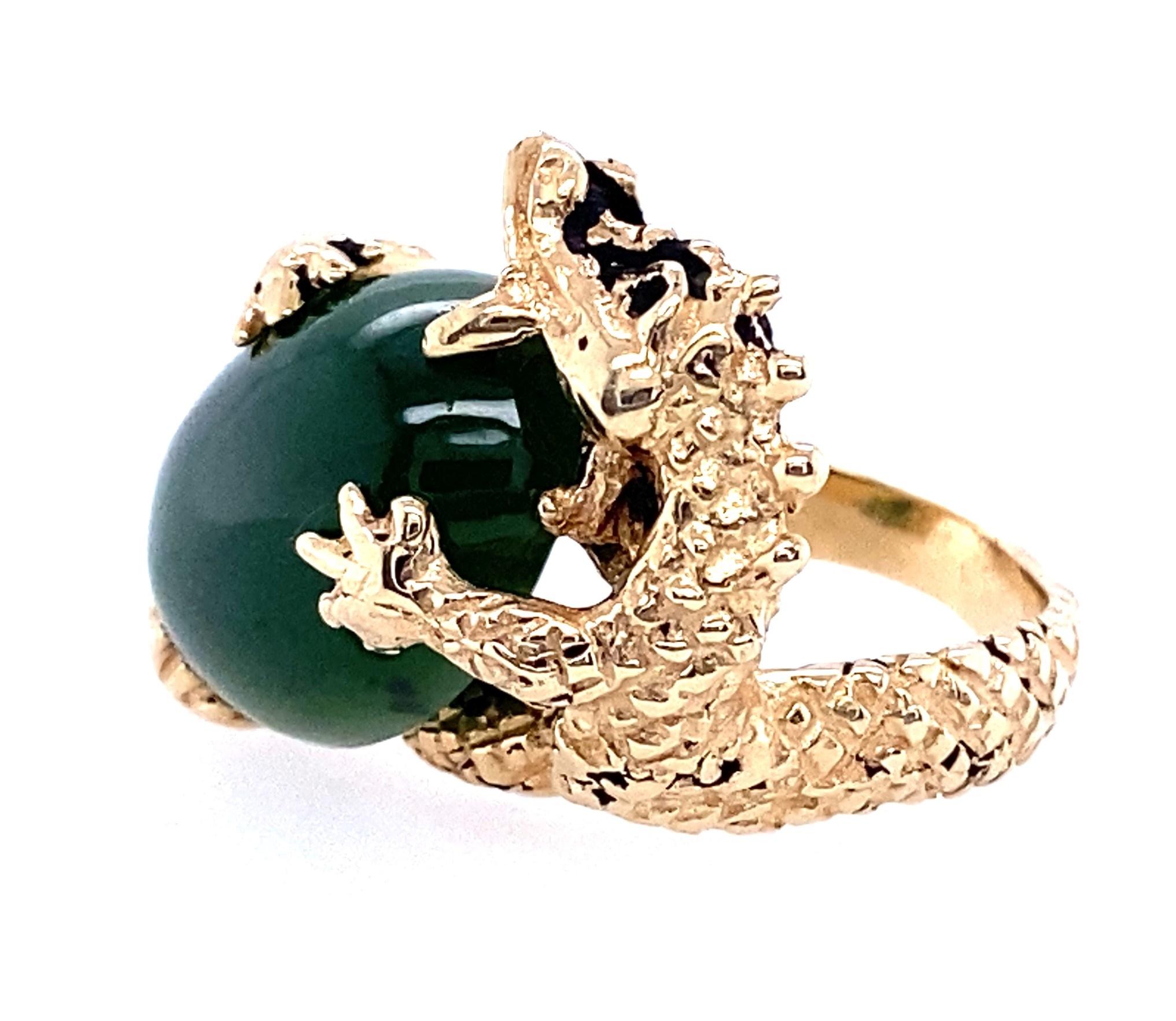 14k Yellow Gold Nephrite Jade Magic Dragon Ring 1960s In Good Condition In Towson, MD