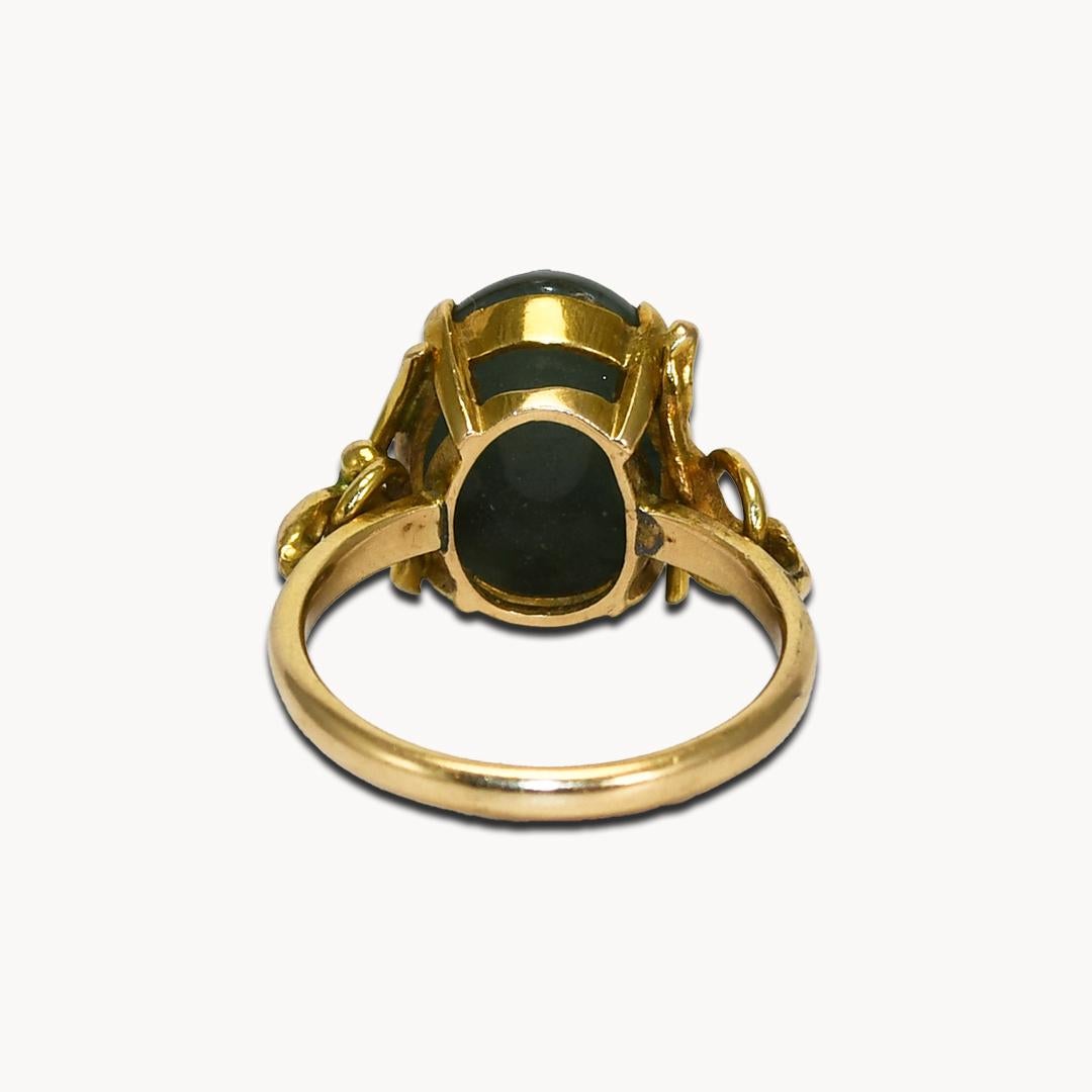 14K Yellow Gold Nephrite Jade Ring 4.8g In Excellent Condition For Sale In Laguna Beach, CA