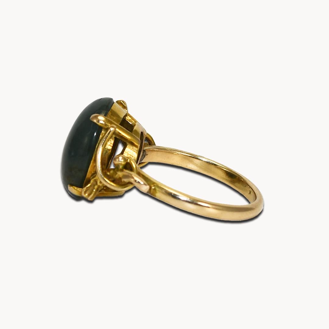 Women's or Men's 14K Yellow Gold Nephrite Jade Ring 4.8g For Sale