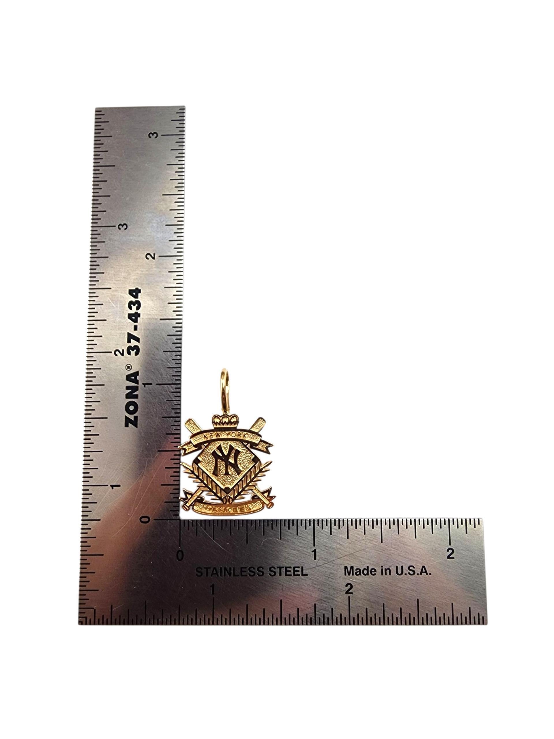 Ciondolo New York Yankees in oro giallo 14K #22355 in vendita 2